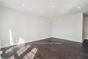 Photo 13 of 3166 Stornoway Circle E, Oakville, Bronte Creek — HOMEH