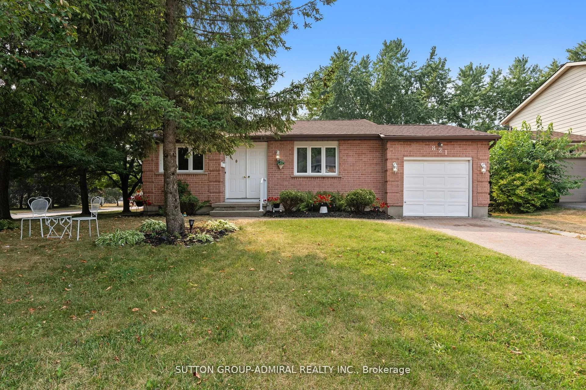 Photo 2 of 821 Bridle Path Crescent, Kingston, North of Taylor-Kidd Blvd — HOMEH