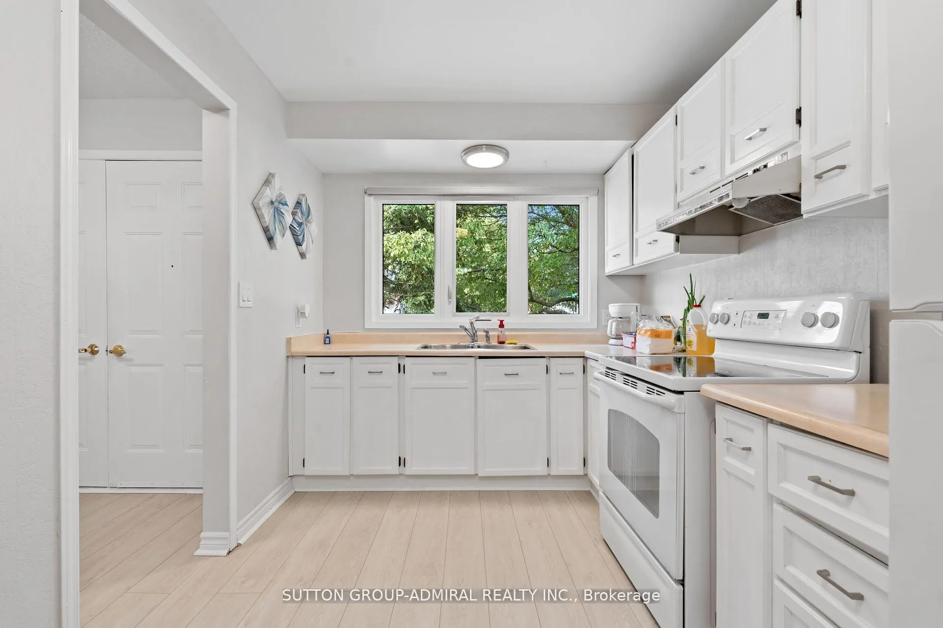 Photo 8 of 821 Bridle Path Crescent, Kingston, North of Taylor-Kidd Blvd — HOMEH