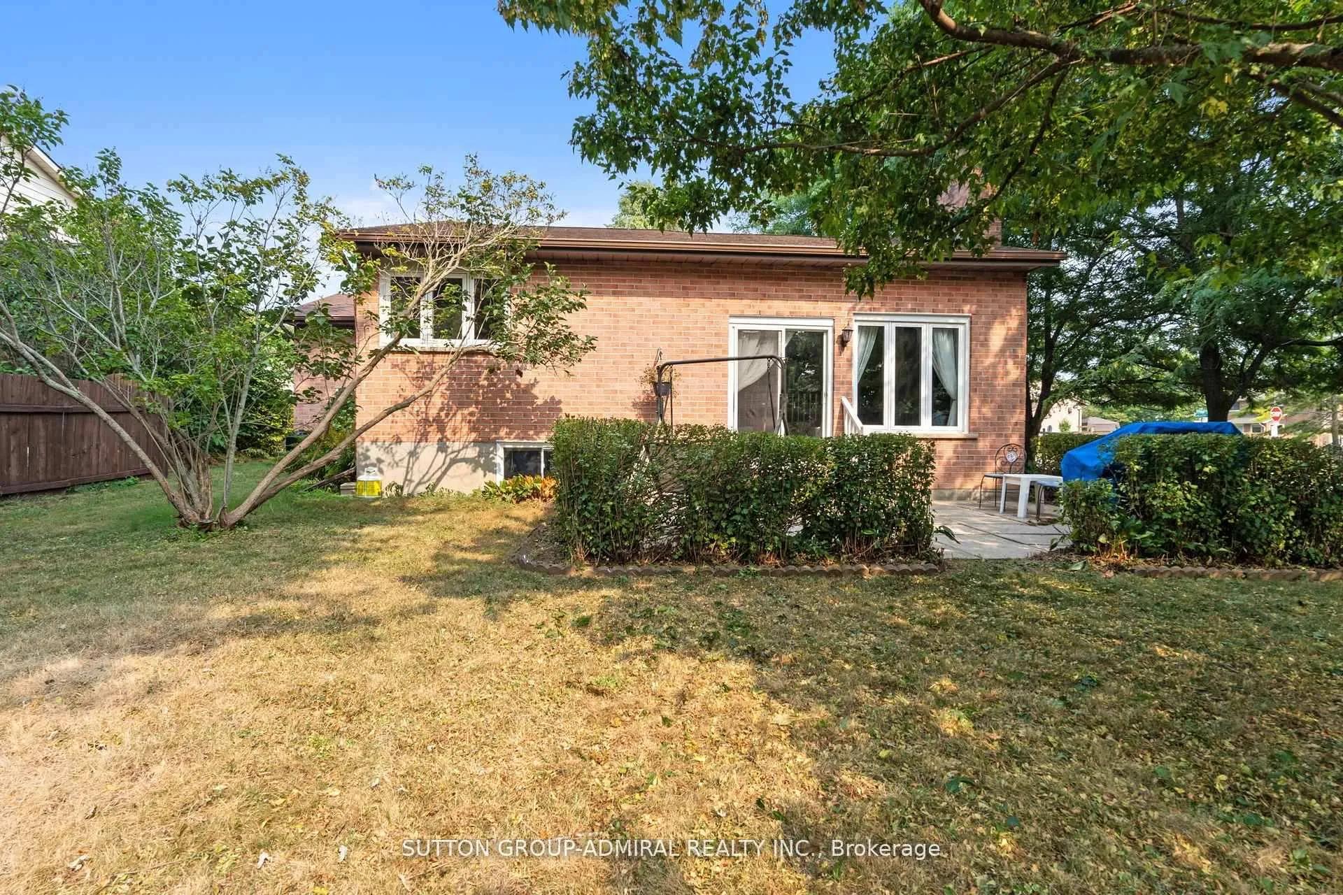 Photo 23 of 821 Bridle Path Crescent, Kingston, North of Taylor-Kidd Blvd — HOMEH