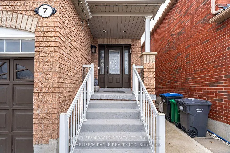 Photo 5 of 7 Eastview Gate, Brampton, Bram East — HOMEH