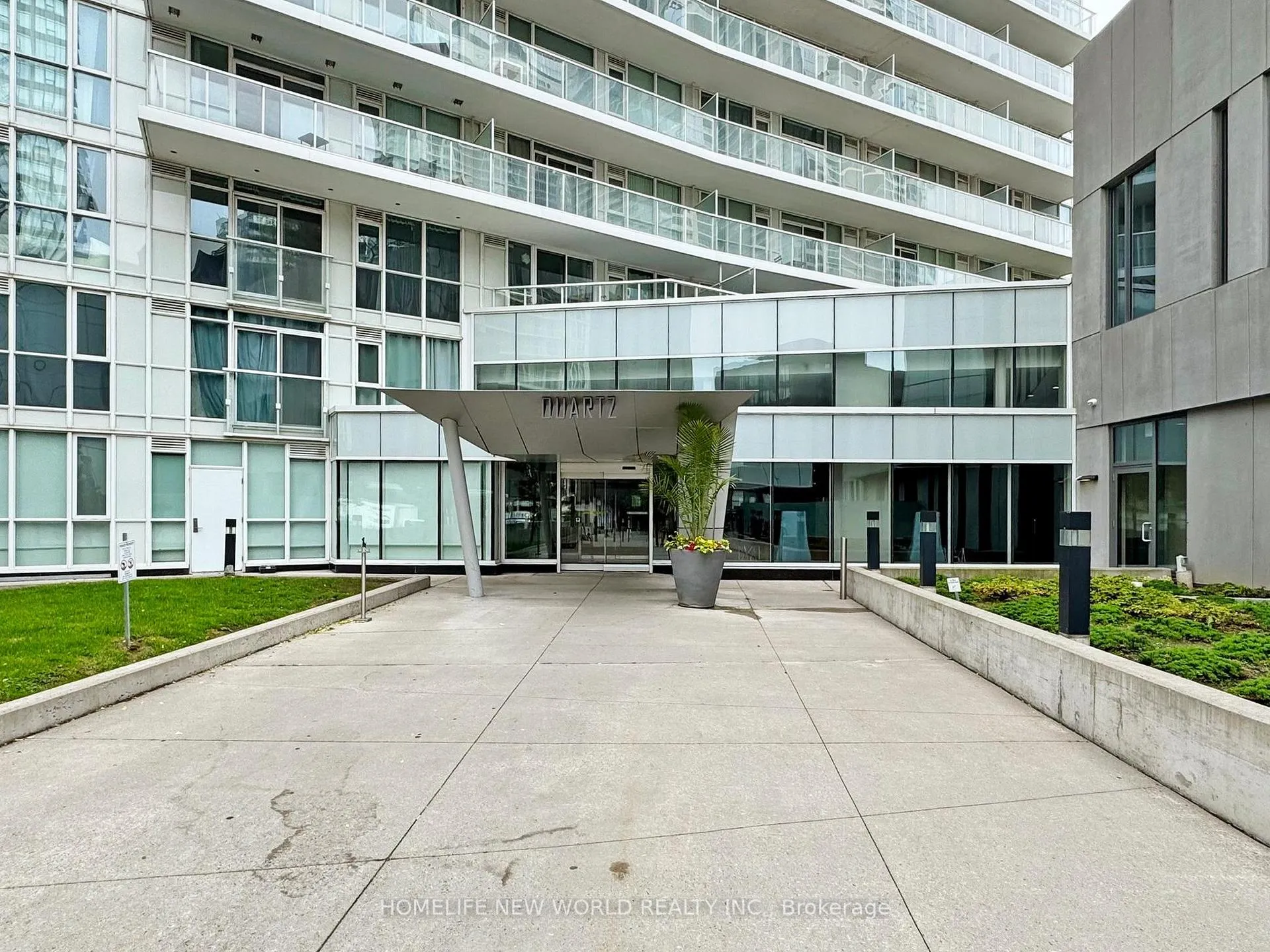 Photo 5 of Unit 603, 75 Queens Wharf Road, Toronto, Waterfront Communities — HOMEH