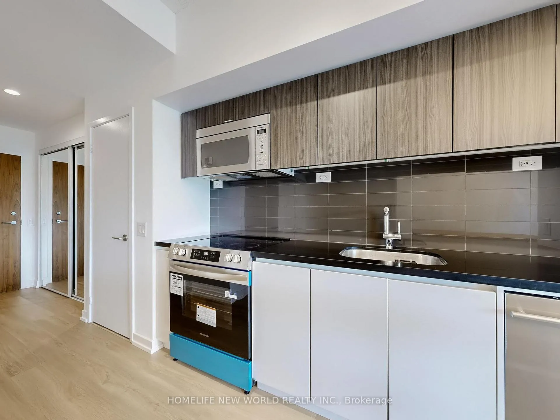 Photo 11 of Unit 603, 75 Queens Wharf Road, Toronto, Waterfront Communities — HOMEH