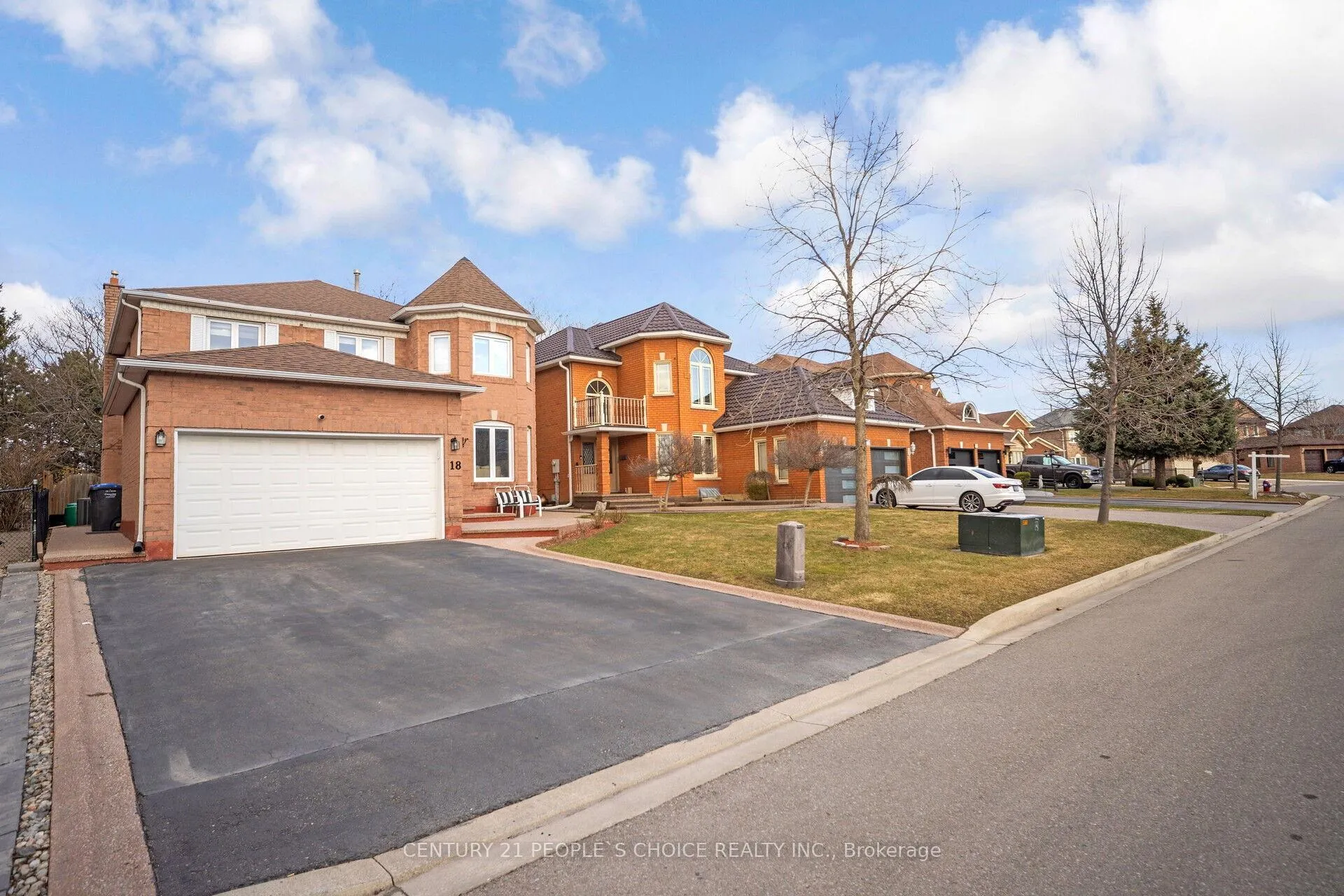 Photo 2 of 18 Blackwell Place, Brampton, Fletcher's Creek South — HOMEH