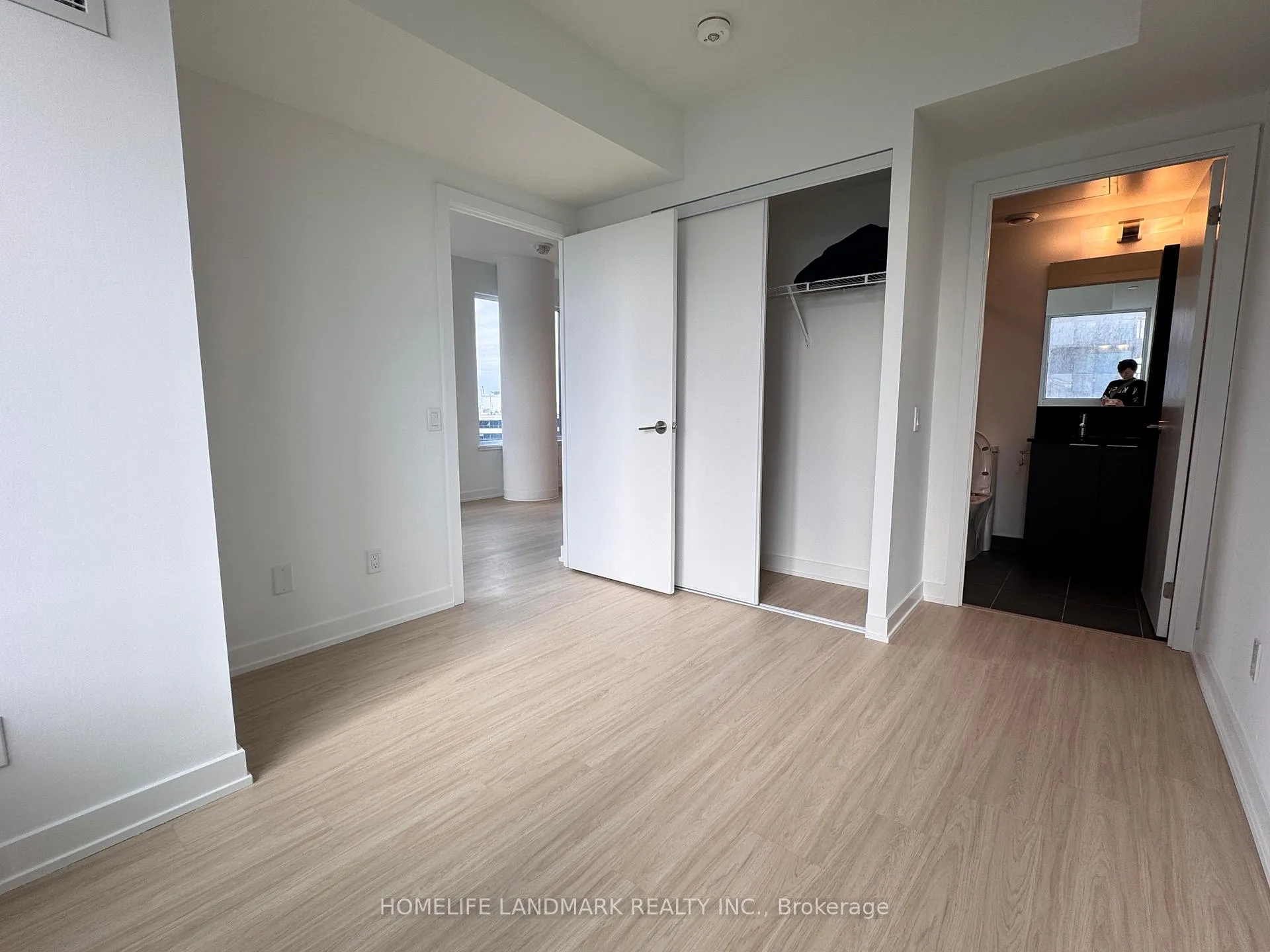 Photo 6 of Unit 4016, 8 Wellesley Street W, Toronto, Bay Street Corridor — HOMEH