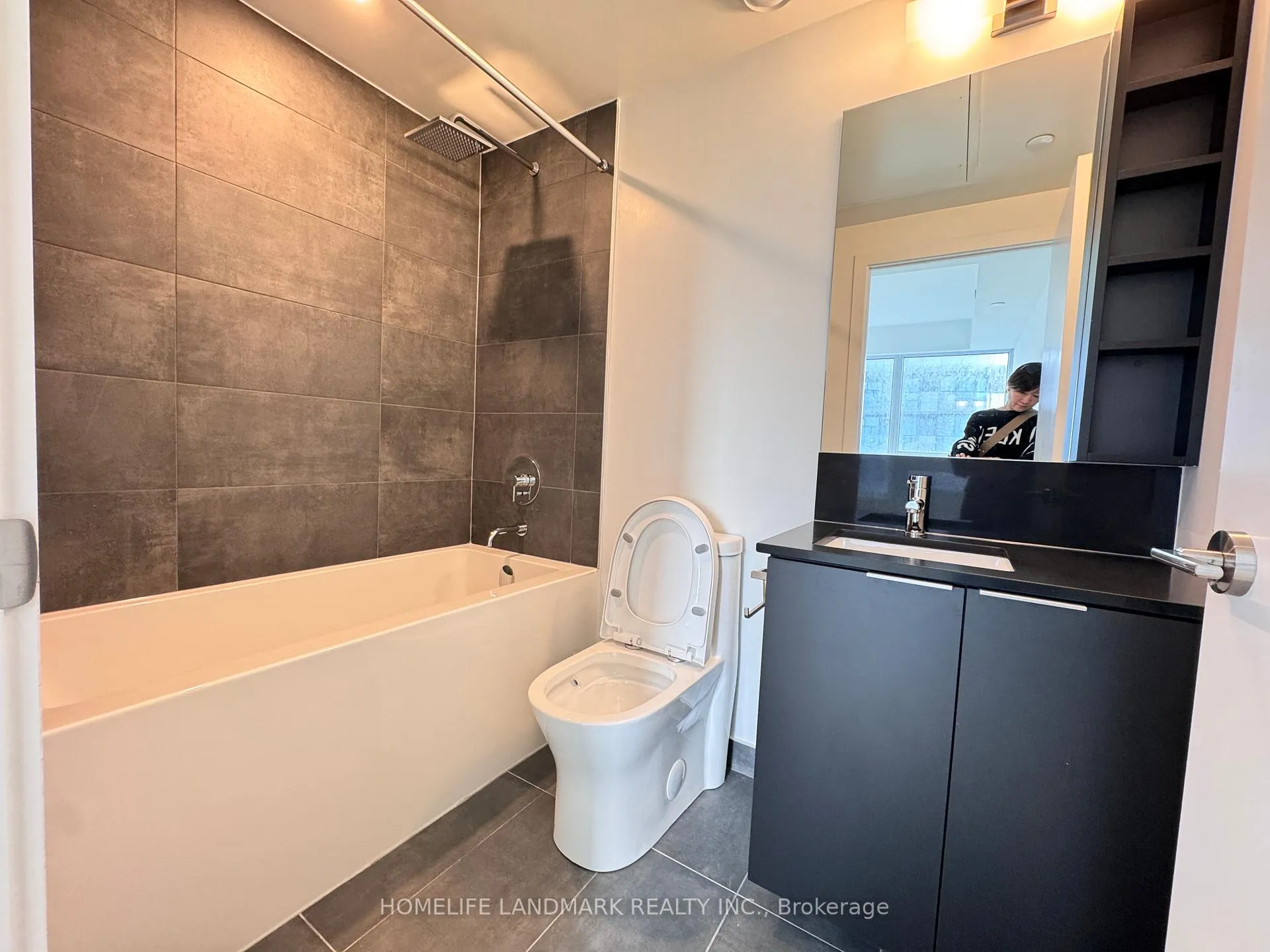 Photo 7 of Unit 4016, 8 Wellesley Street W, Toronto, Bay Street Corridor — HOMEH
