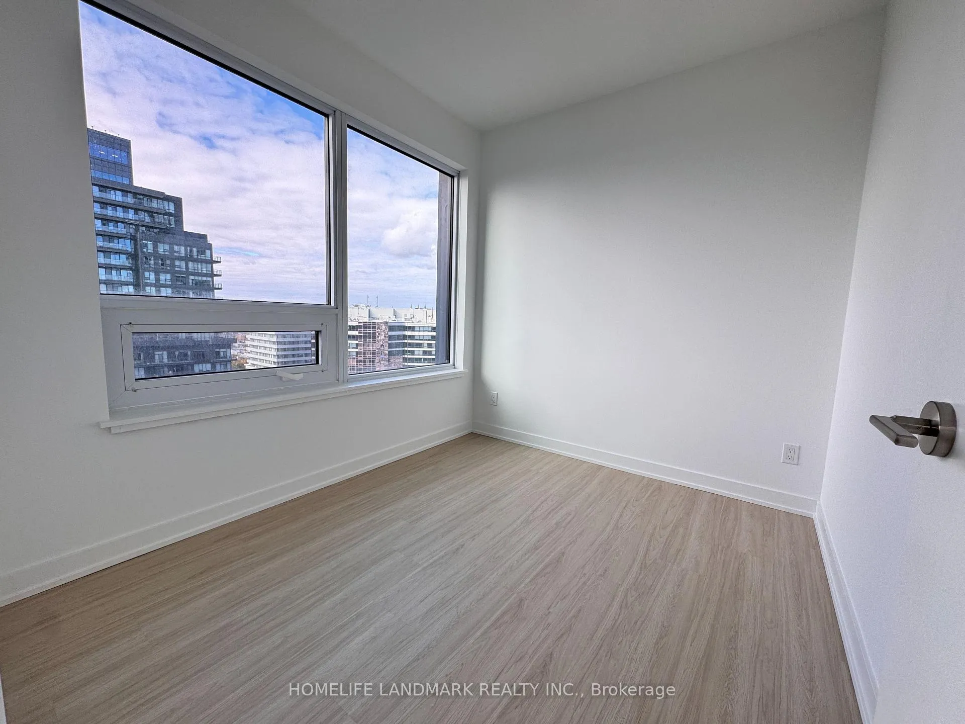 Photo 9 of Unit 4016, 8 Wellesley Street W, Toronto, Bay Street Corridor — HOMEH