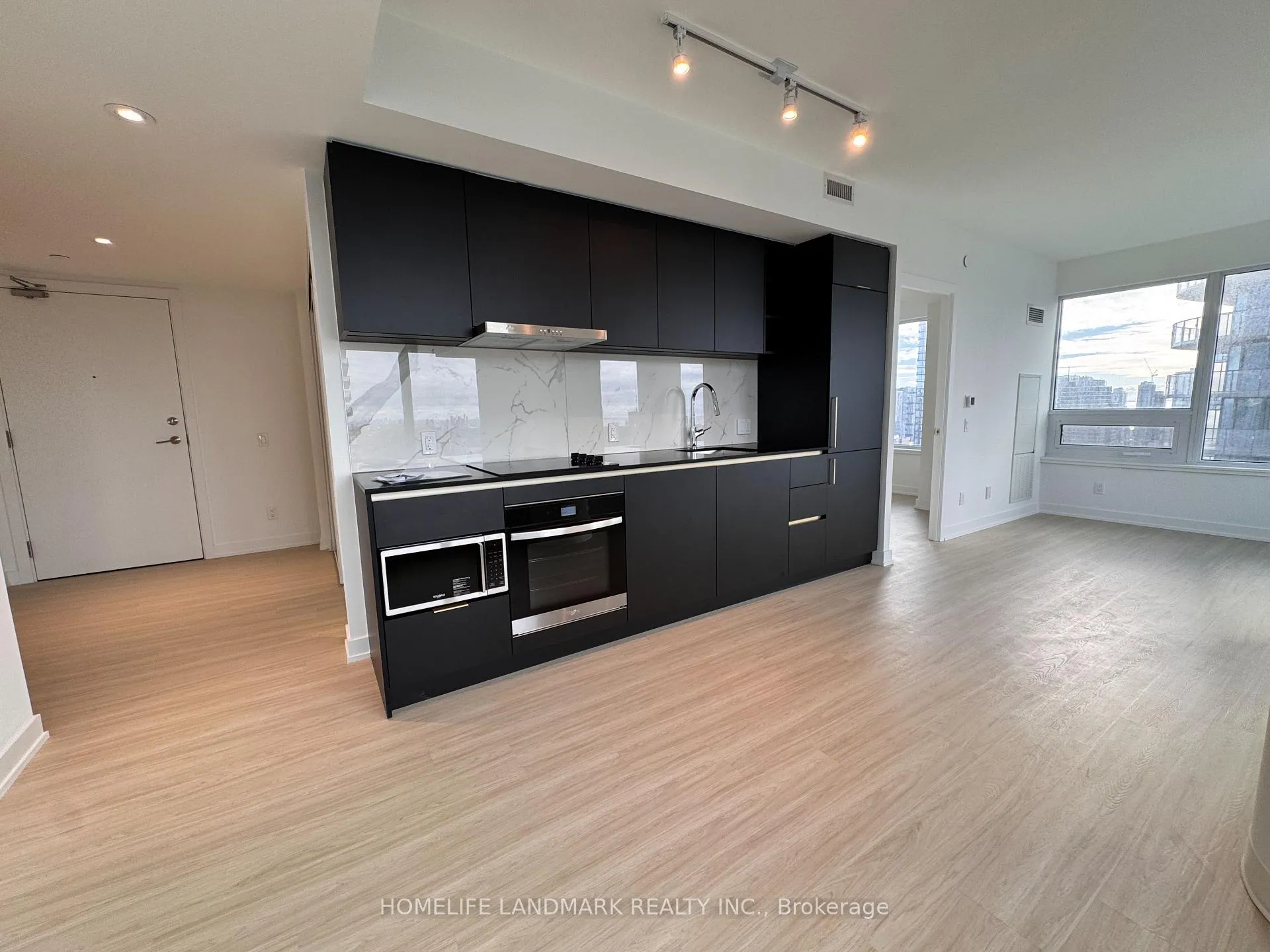 Photo 11 of Unit 4016, 8 Wellesley Street W, Toronto, Bay Street Corridor — HOMEH