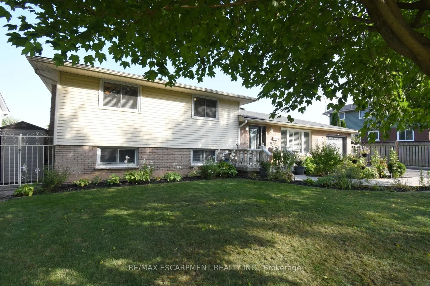 Photo 2 of 54 Chester Road, Hamilton, Stoney Creek Industrial — HOMEH