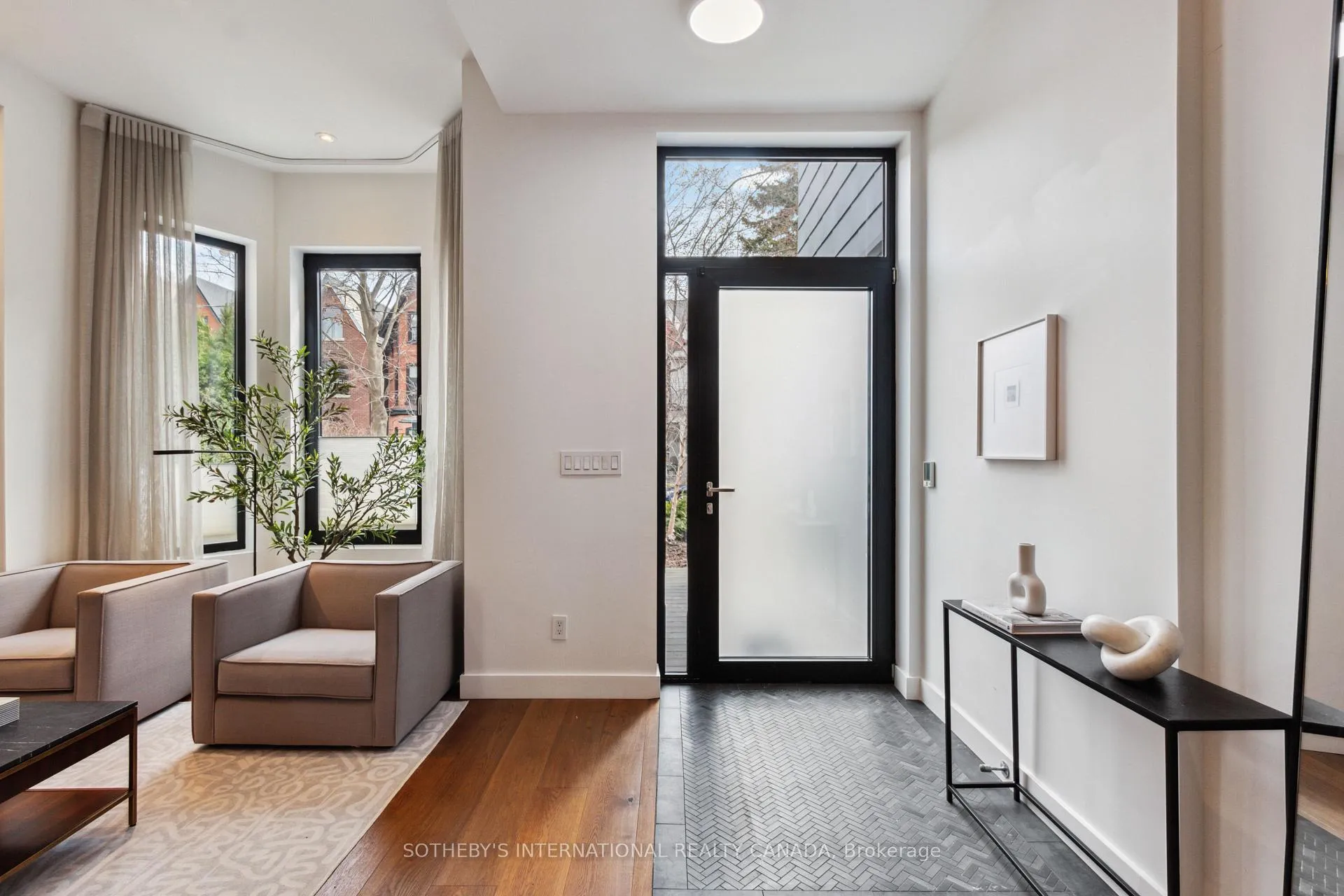 Photo 4 of 410 Euclid Avenue, Toronto, Palmerston-Little Italy — HOMEH