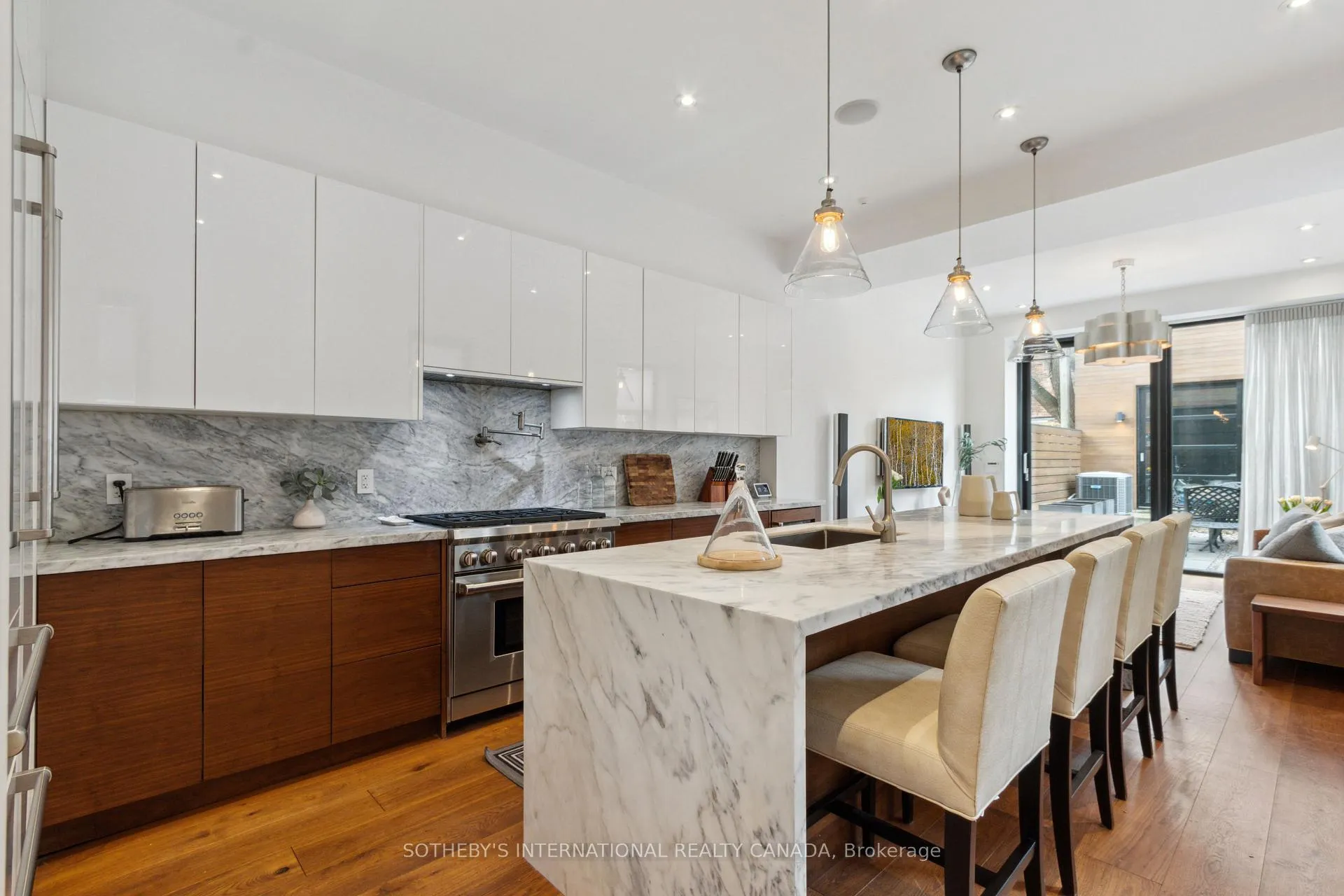 Photo 10 of 410 Euclid Avenue, Toronto, Palmerston-Little Italy — HOMEH