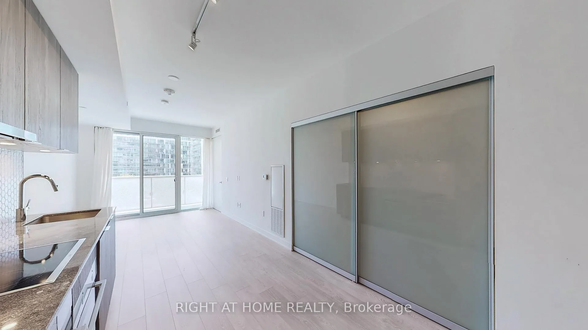 Photo 13 of Unit 403, 15 Queens Quay E, Toronto, Waterfront Communities — HOMEH