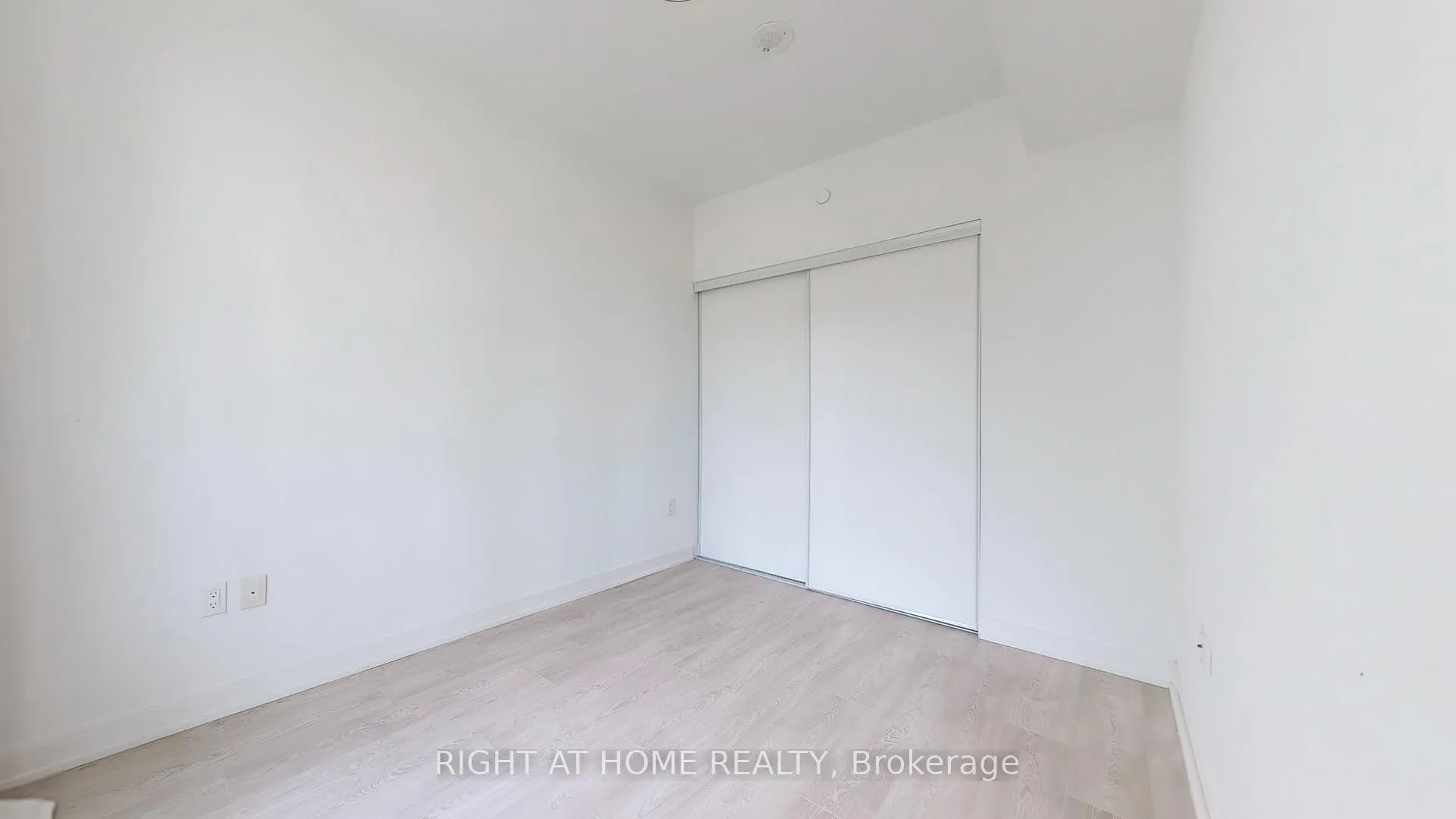 Photo 17 of Unit 403, 15 Queens Quay E, Toronto, Waterfront Communities — HOMEH