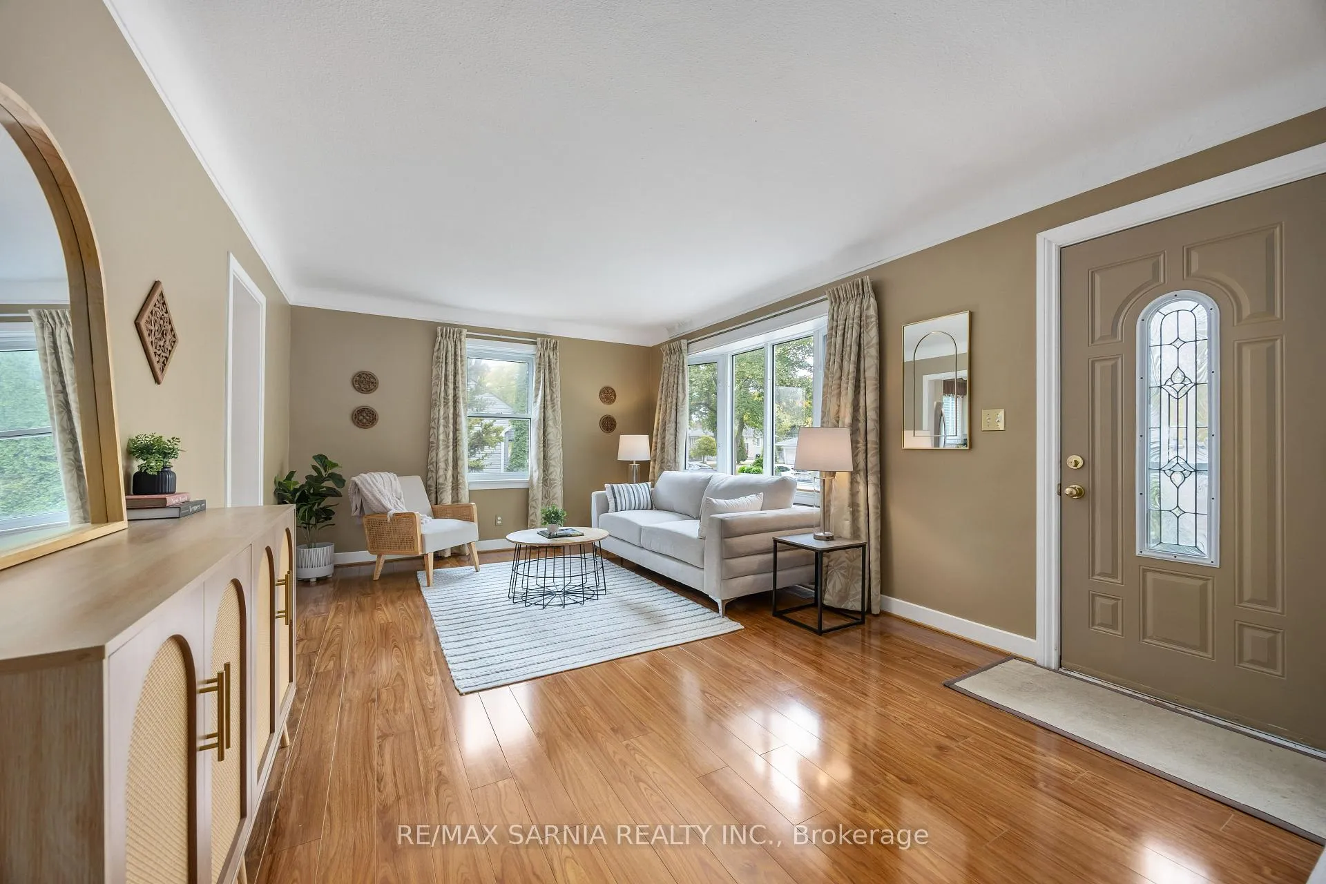 Photo 7 of 724 Southern Avenue, Sarnia — HOMEH
