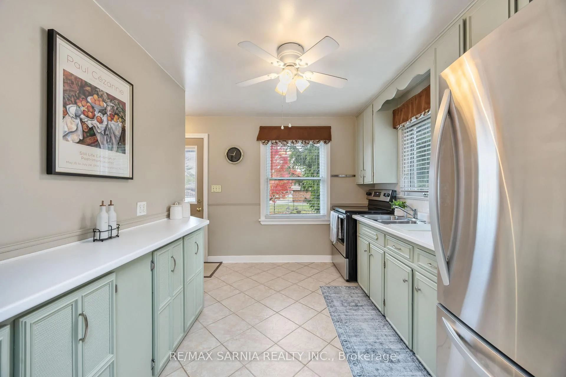 Photo 13 of 724 Southern Avenue, Sarnia — HOMEH