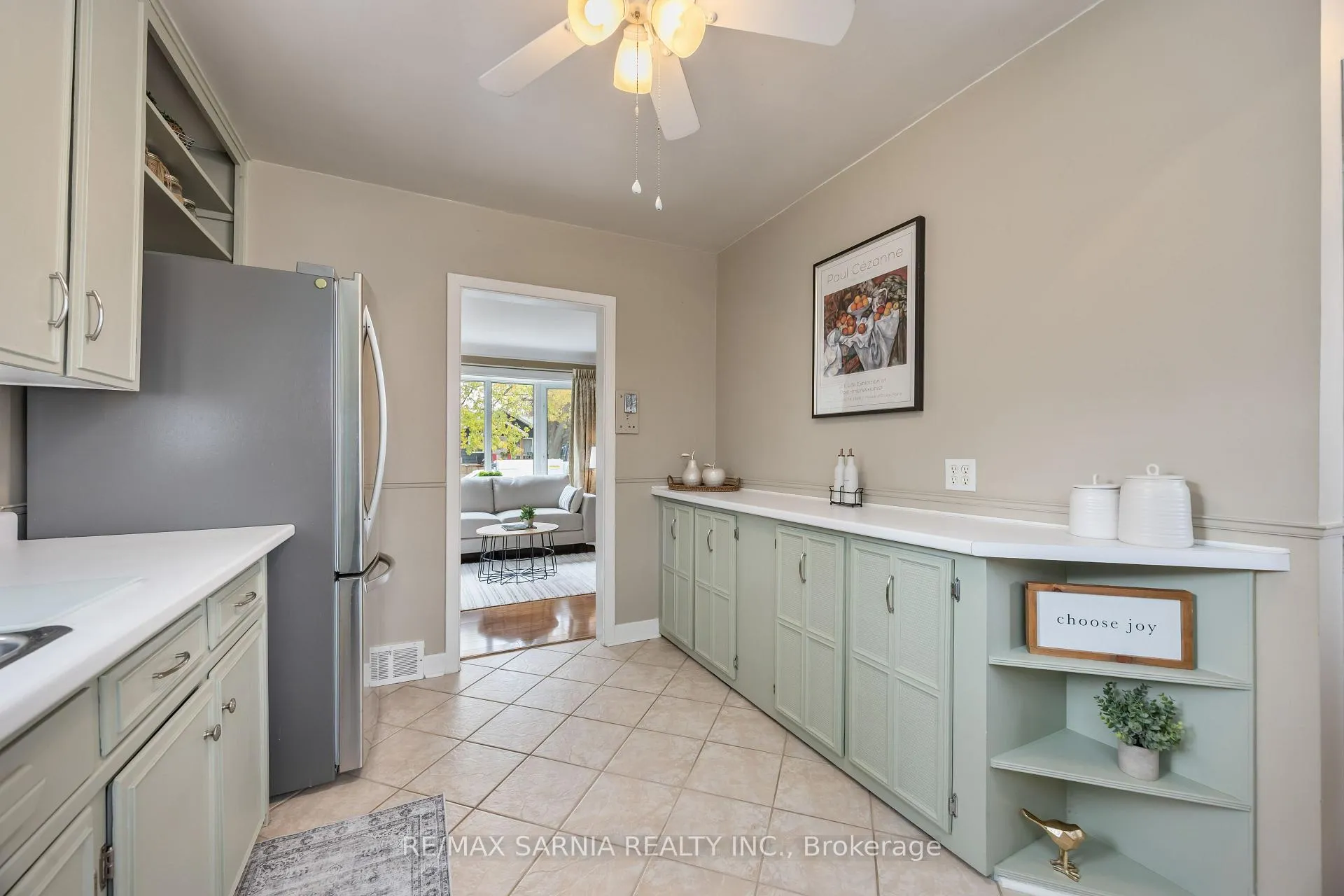 Photo 16 of 724 Southern Avenue, Sarnia — HOMEH