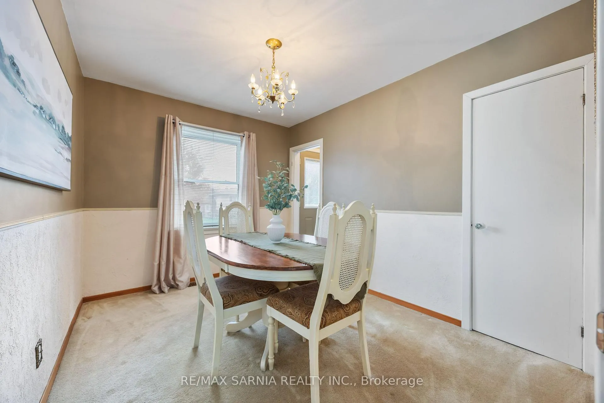 Photo 17 of 724 Southern Avenue, Sarnia — HOMEH