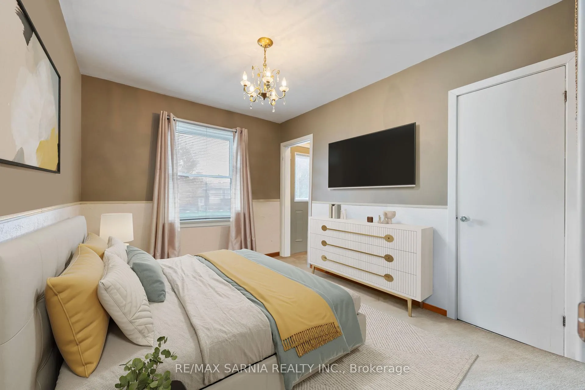 Photo 18 of 724 Southern Avenue, Sarnia — HOMEH