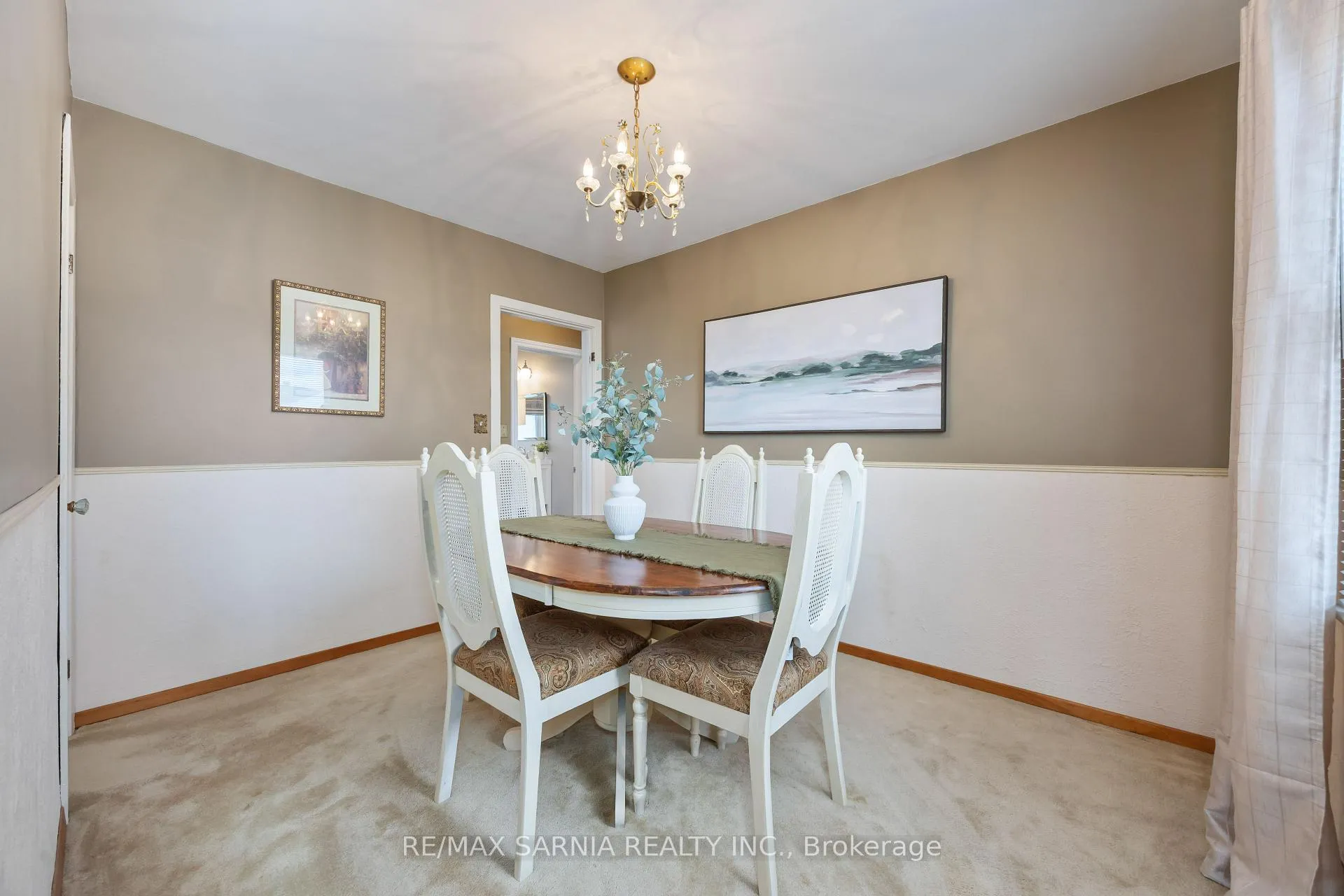 Photo 19 of 724 Southern Avenue, Sarnia — HOMEH