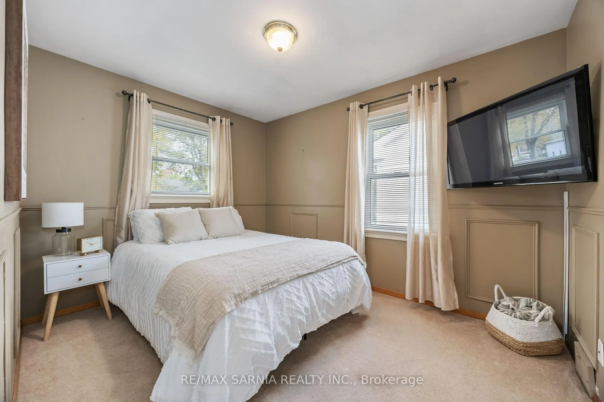 Photo 21 of 724 Southern Avenue, Sarnia — HOMEH