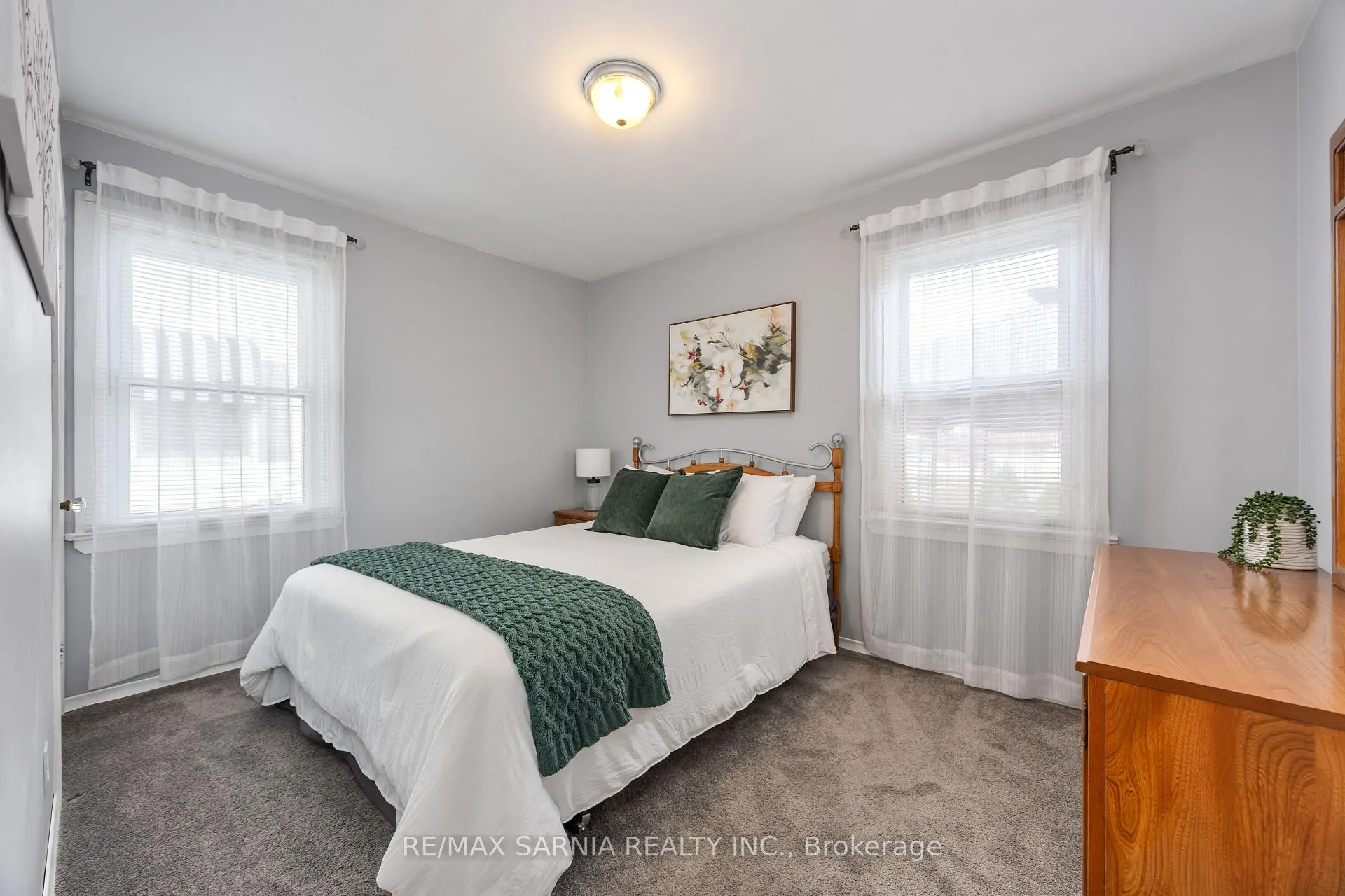 Photo 23 of 724 Southern Avenue, Sarnia — HOMEH