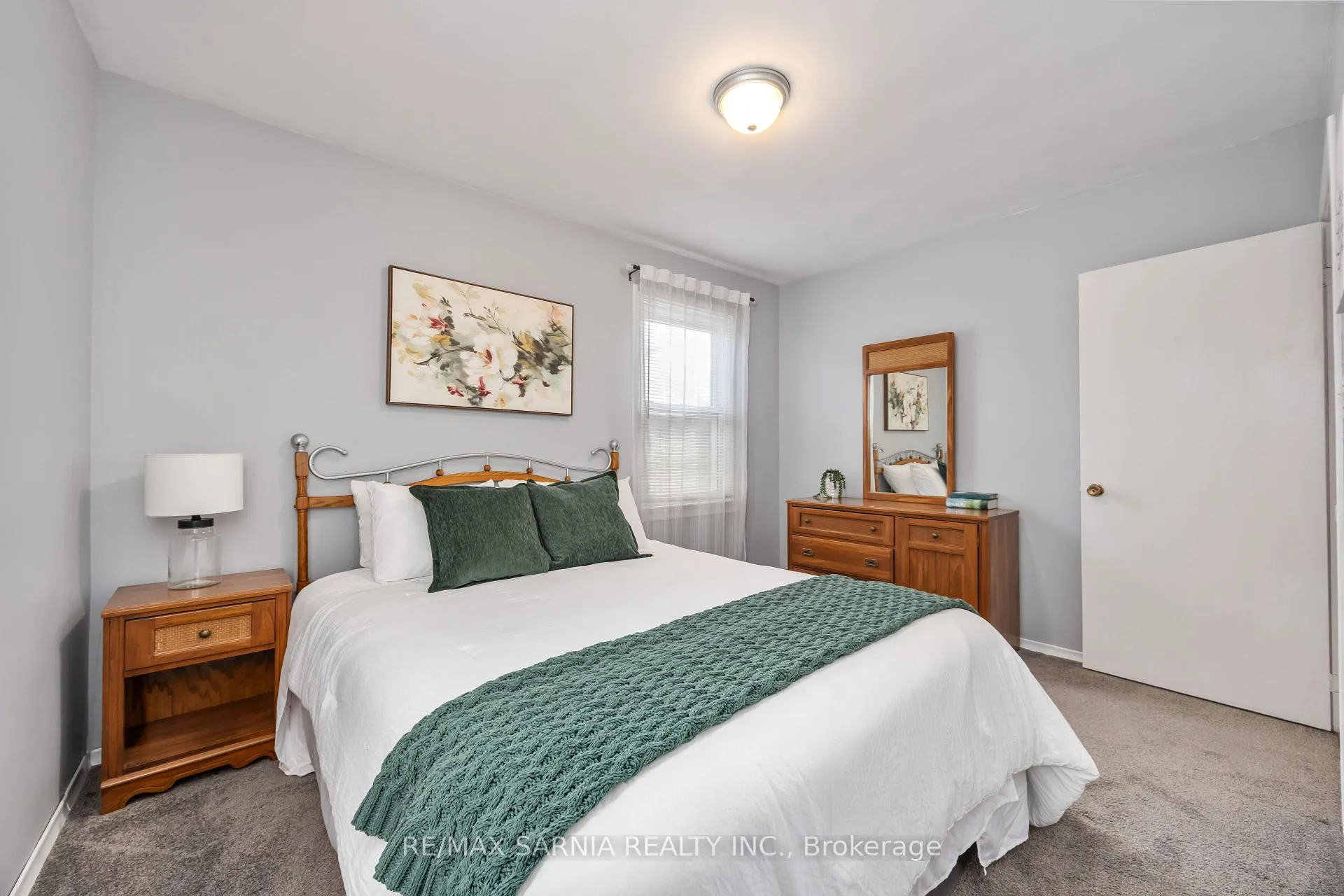 Photo 25 of 724 Southern Avenue, Sarnia — HOMEH