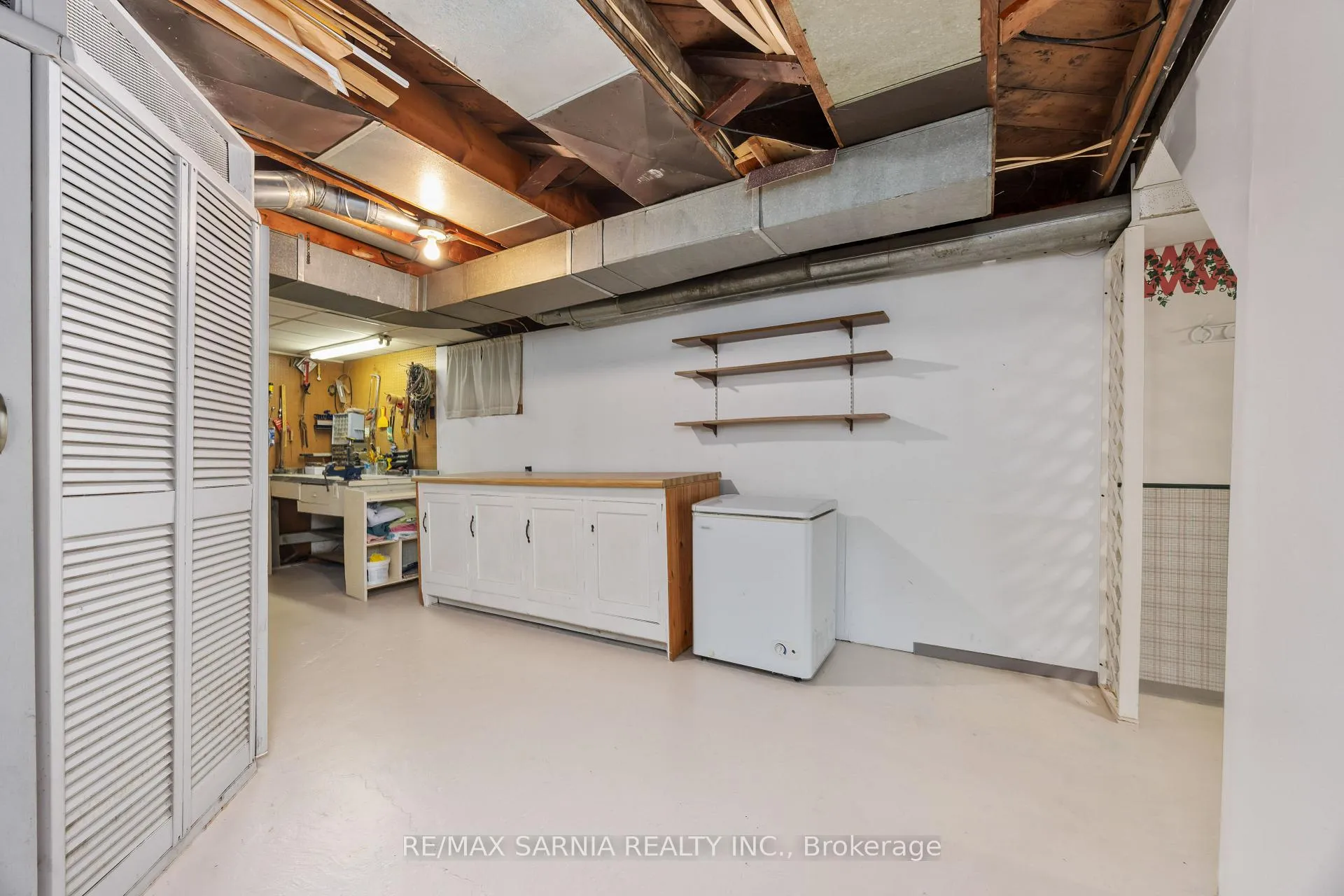 Photo 33 of 724 Southern Avenue, Sarnia — HOMEH