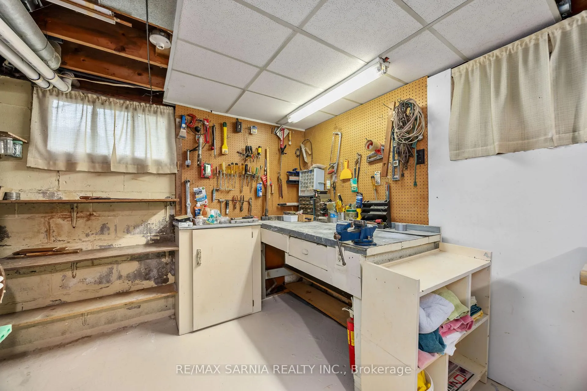 Photo 35 of 724 Southern Avenue, Sarnia — HOMEH