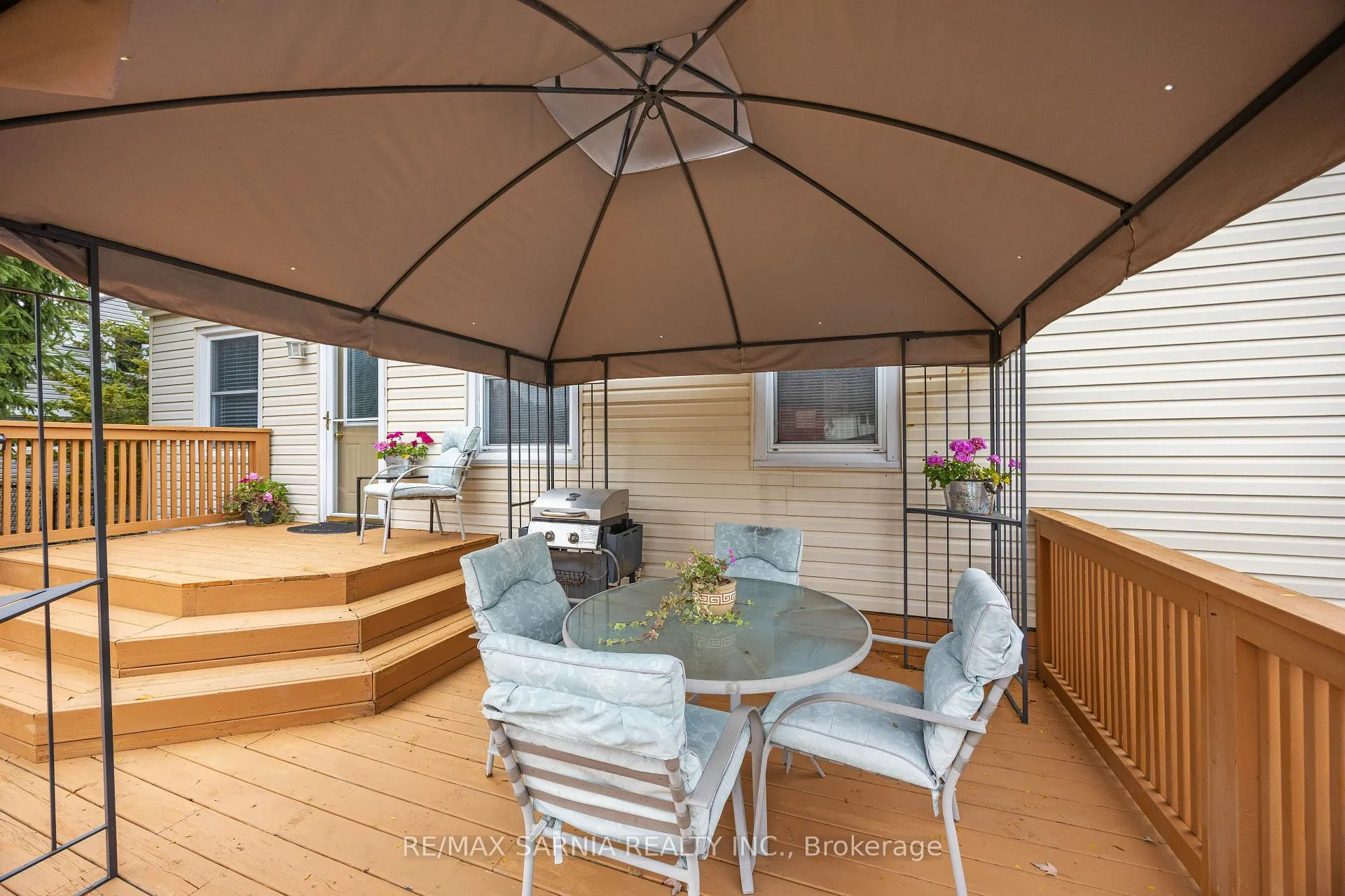 Photo 40 of 724 Southern Avenue, Sarnia — HOMEH