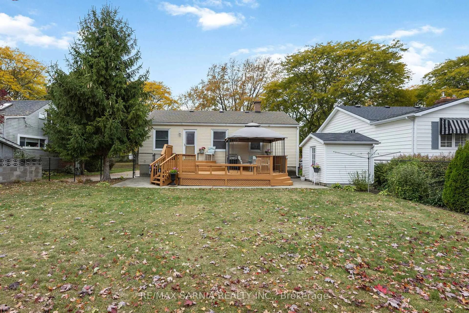 Photo 44 of 724 Southern Avenue, Sarnia — HOMEH