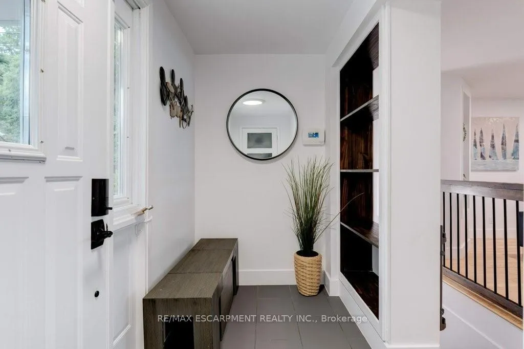 Photo 5 of 636 West Oval Drive, Burlington, Bayview — HOMEH