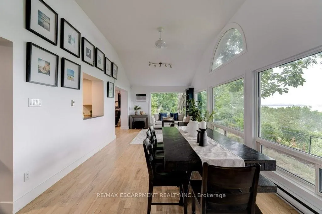 Photo 13 of 636 West Oval Drive, Burlington, Bayview — HOMEH