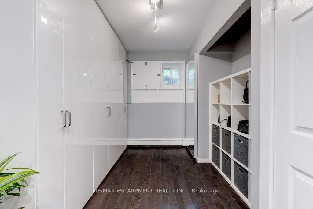 Photo 25 of 636 West Oval Drive, Burlington, Bayview — HOMEH