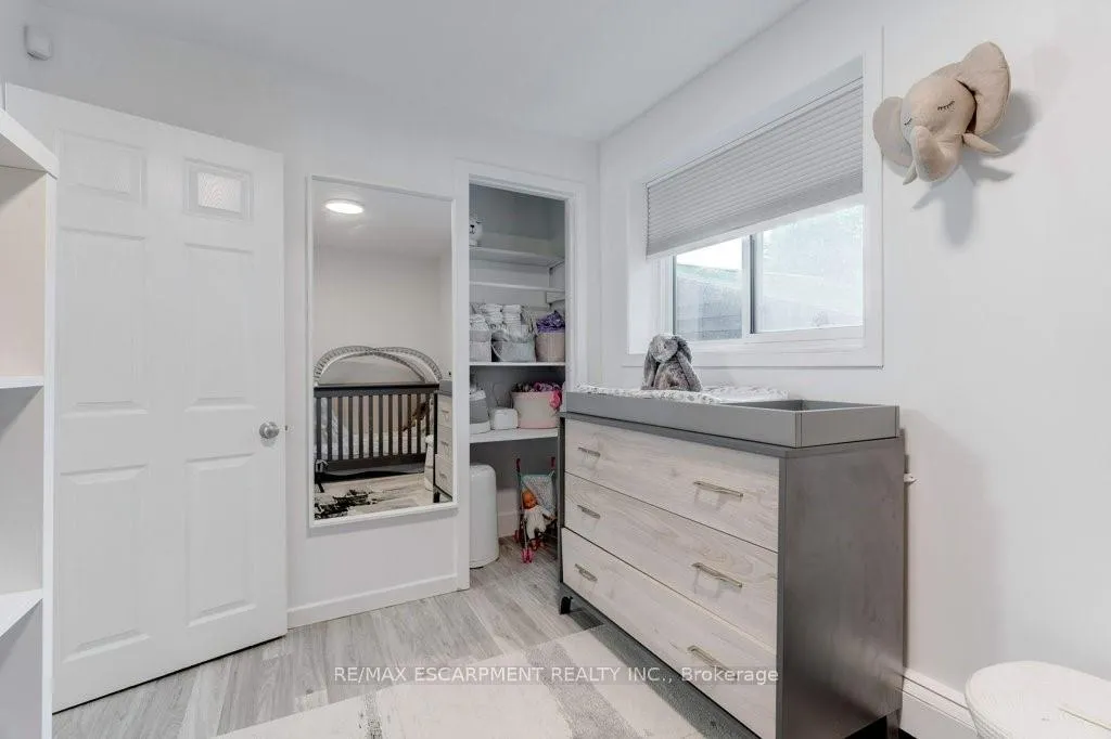 Photo 27 of 636 West Oval Drive, Burlington, Bayview — HOMEH