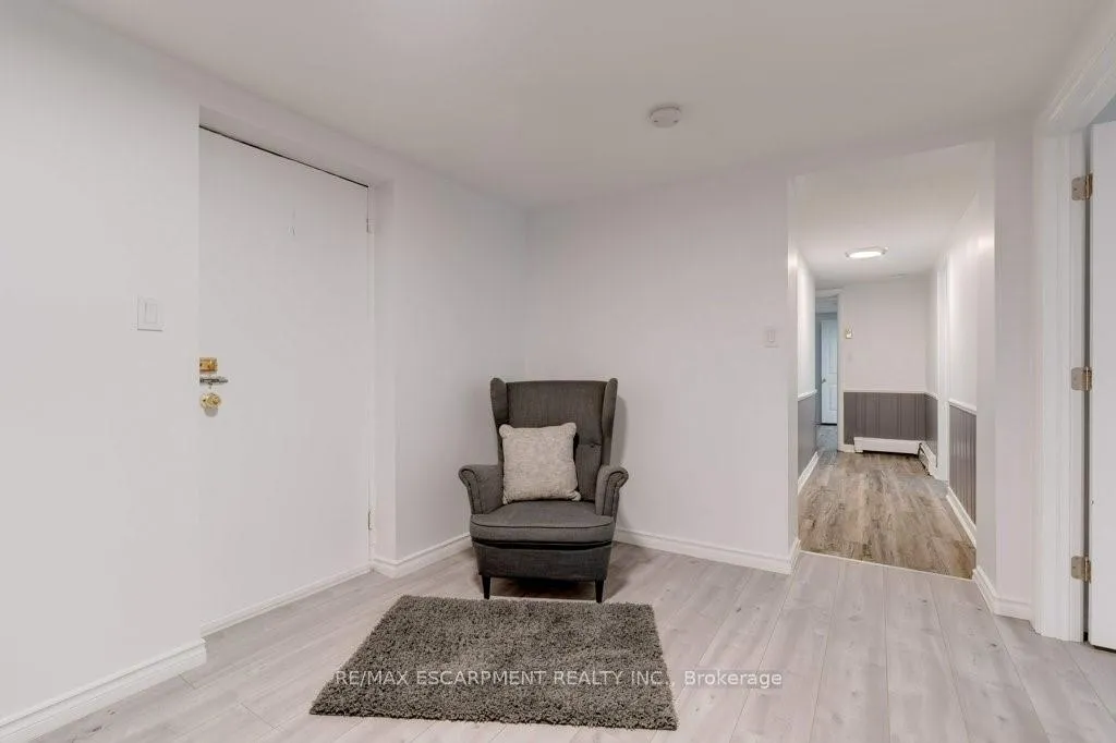 Photo 34 of 636 West Oval Drive, Burlington, Bayview — HOMEH