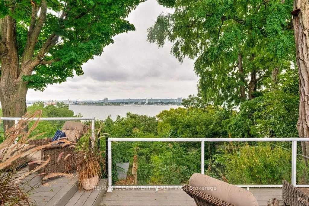 Photo 43 of 636 West Oval Drive, Burlington, Bayview — HOMEH