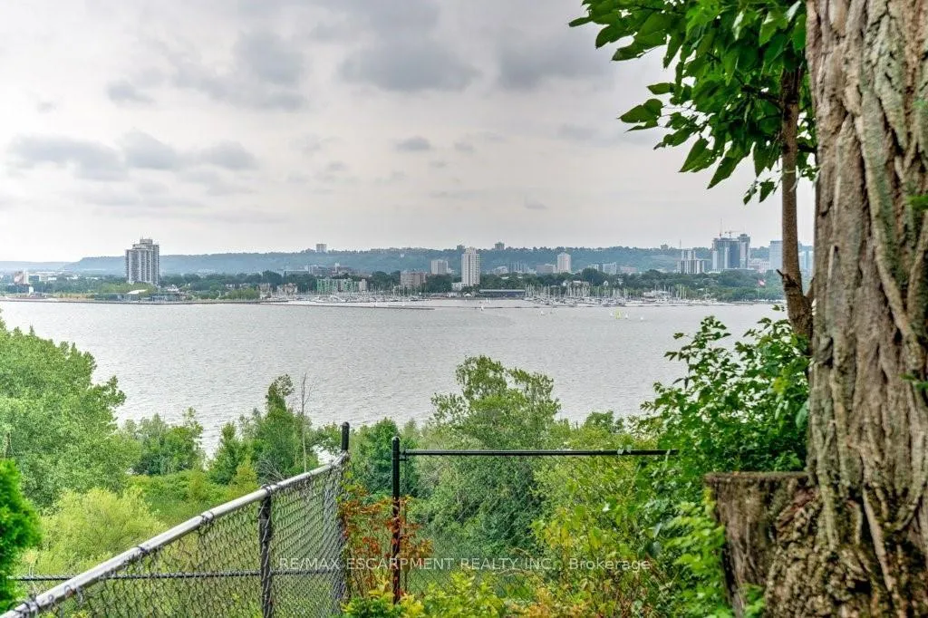 Photo 47 of 636 West Oval Drive, Burlington, Bayview — HOMEH
