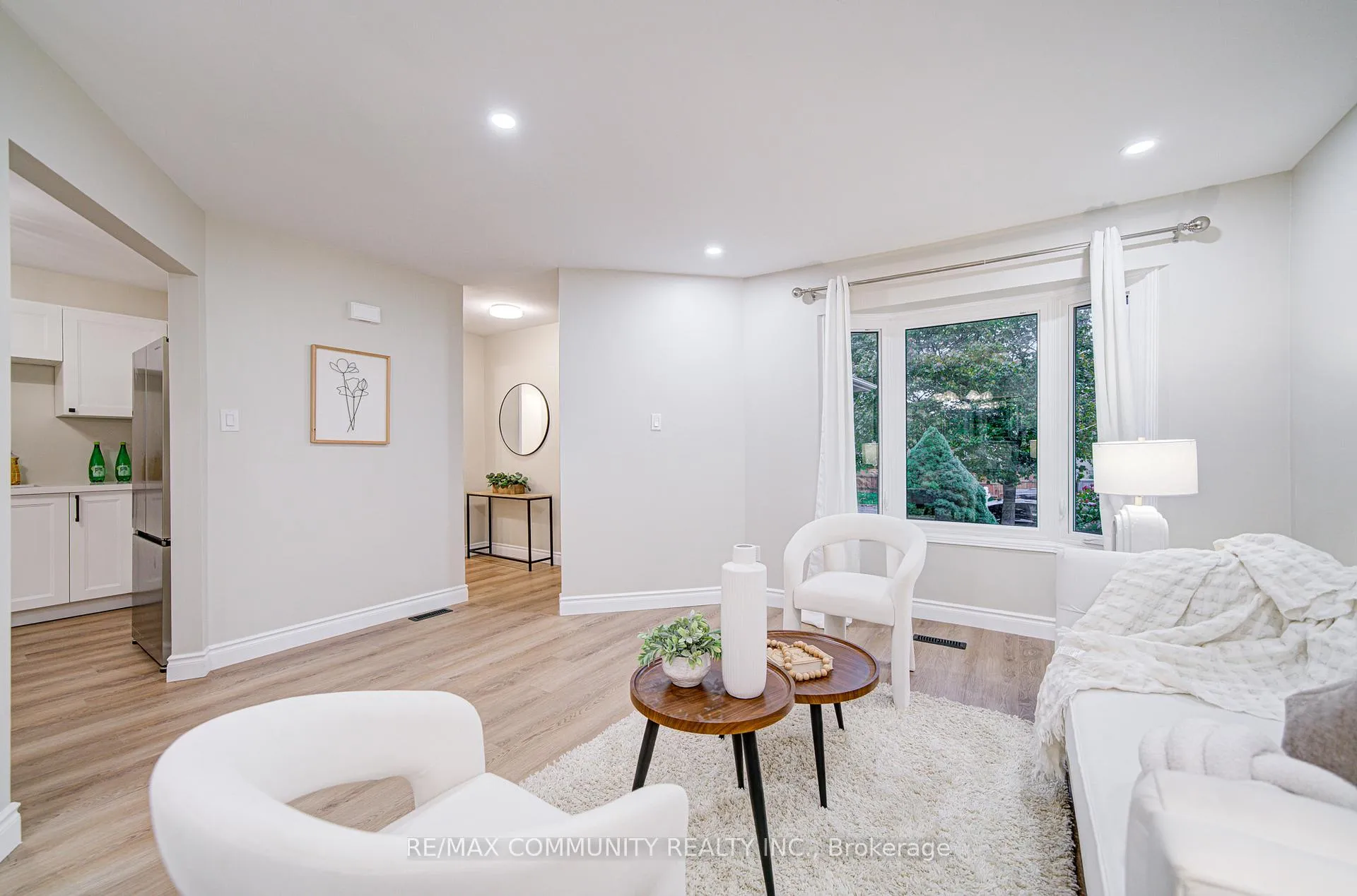 Photo 11 of 44 Angus Drive, Ajax, Central — HOMEH