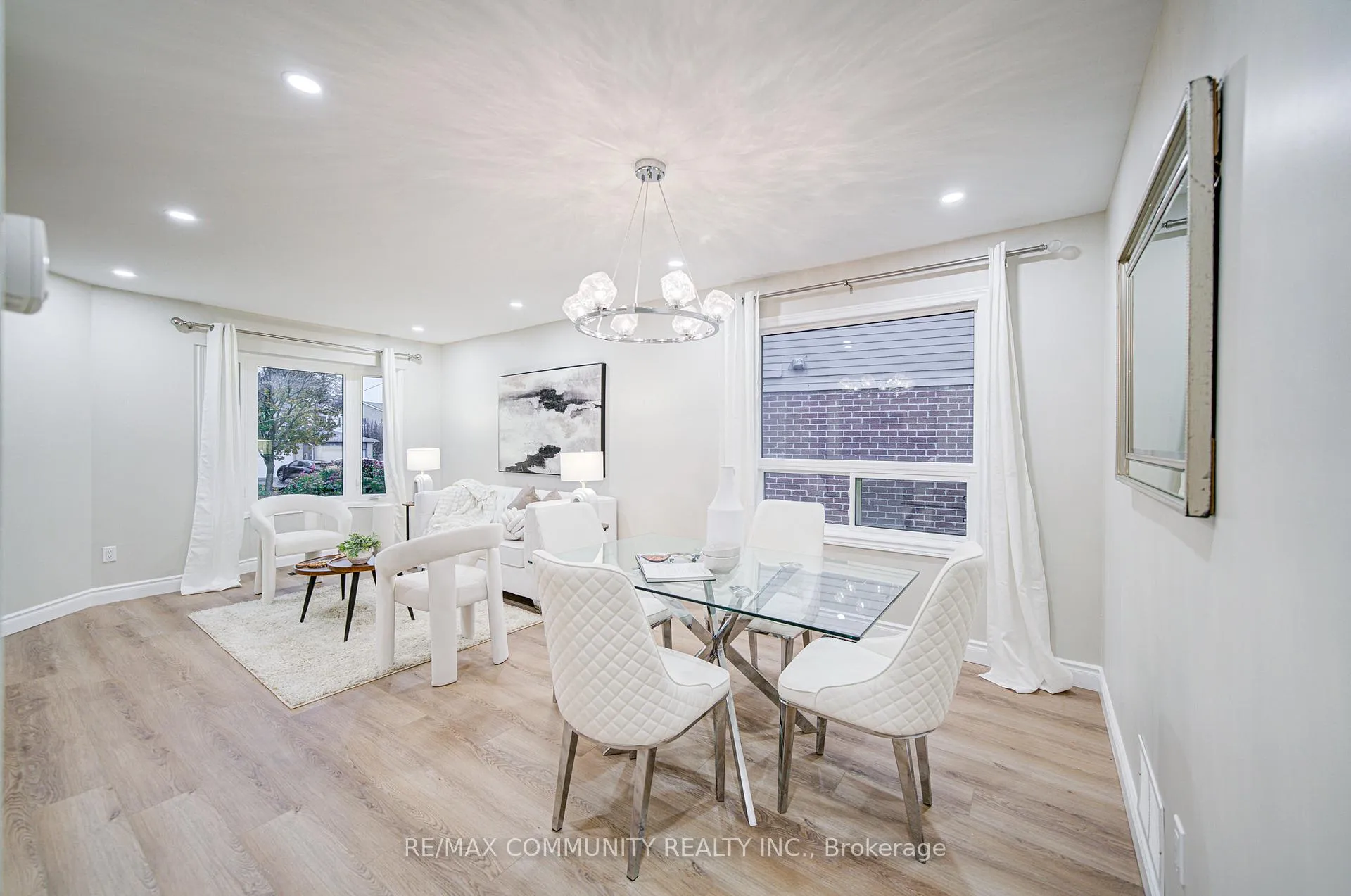 Photo 12 of 44 Angus Drive, Ajax, Central — HOMEH