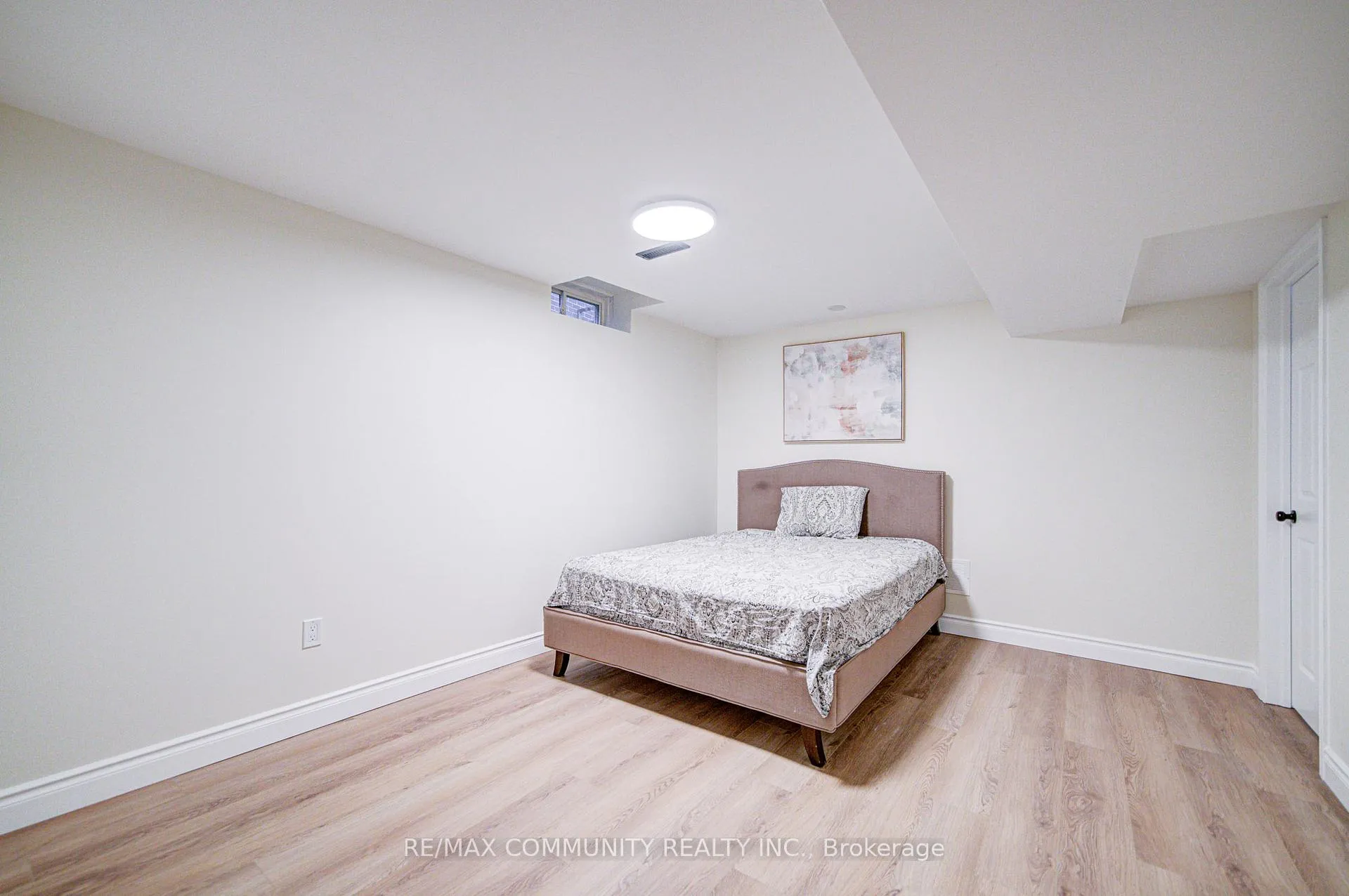 Photo 31 of 44 Angus Drive, Ajax, Central — HOMEH