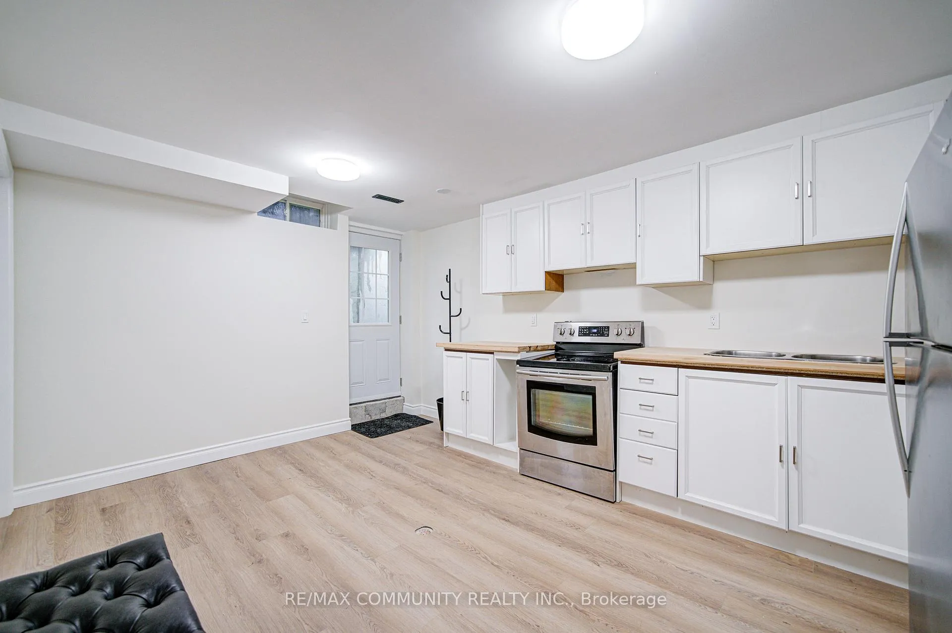 Photo 39 of 44 Angus Drive, Ajax, Central — HOMEH