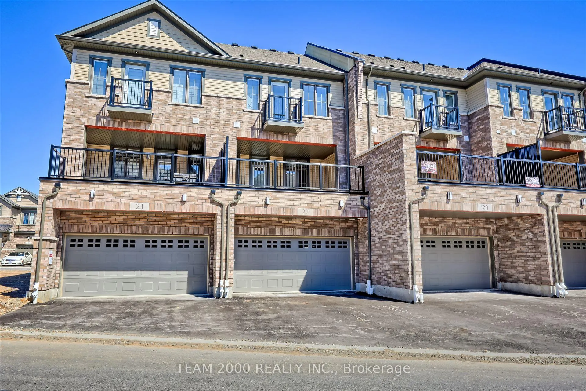 Photo 2 of Unit 22, 400 Newman Drive S, Cambridge — HOMEH
