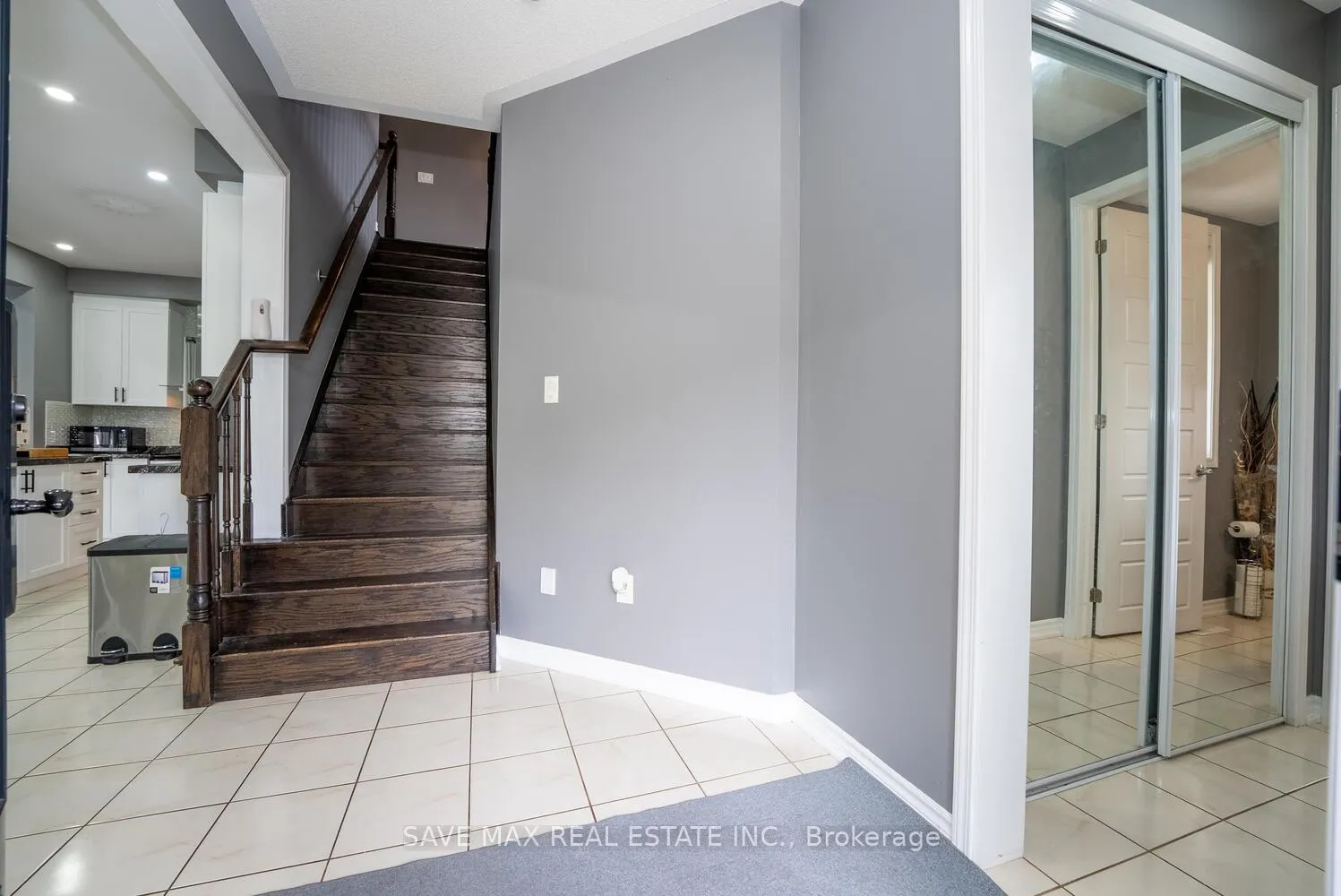 Photo 4 of 2 Billiter Road, Brampton, Northwest Brampton — HOMEH