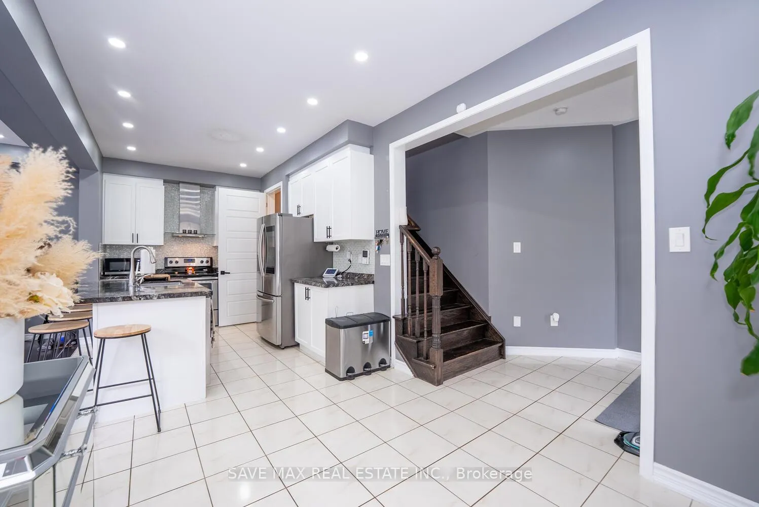 Photo 6 of 2 Billiter Road, Brampton, Northwest Brampton — HOMEH