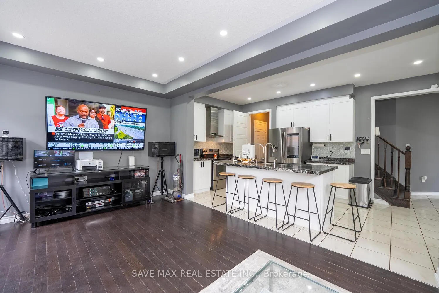 Photo 8 of 2 Billiter Road, Brampton, Northwest Brampton — HOMEH