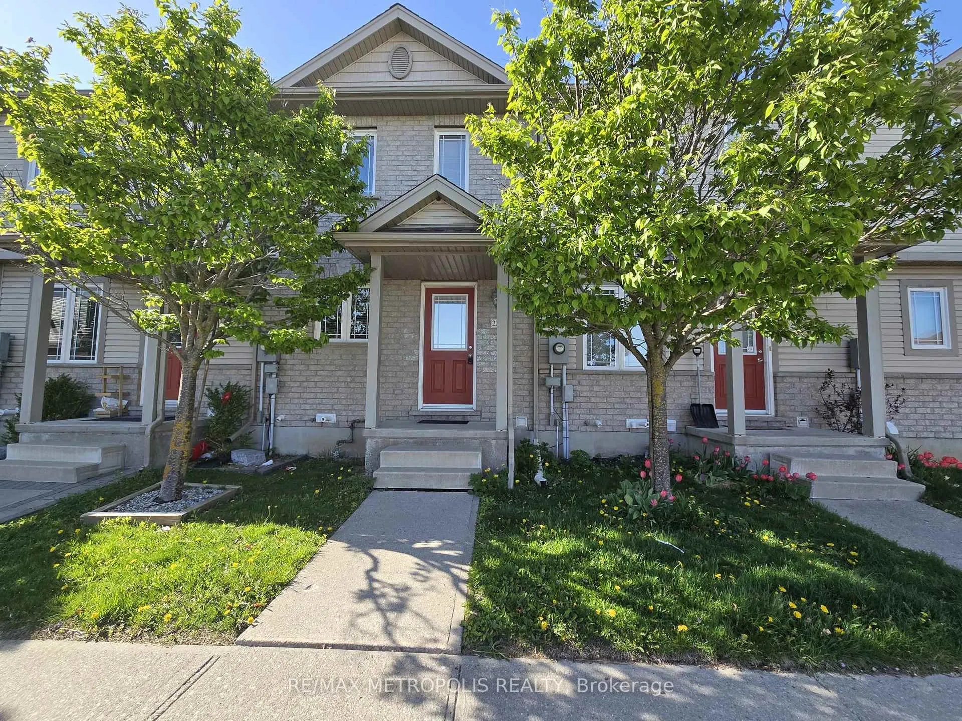 Photo 1 of Unit 22, 10 Foxglove Crescent, Kitchener — HOMEH
