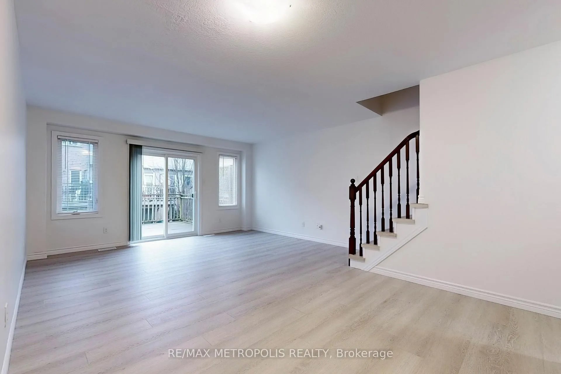 Photo 2 of Unit 22, 10 Foxglove Crescent, Kitchener — HOMEH