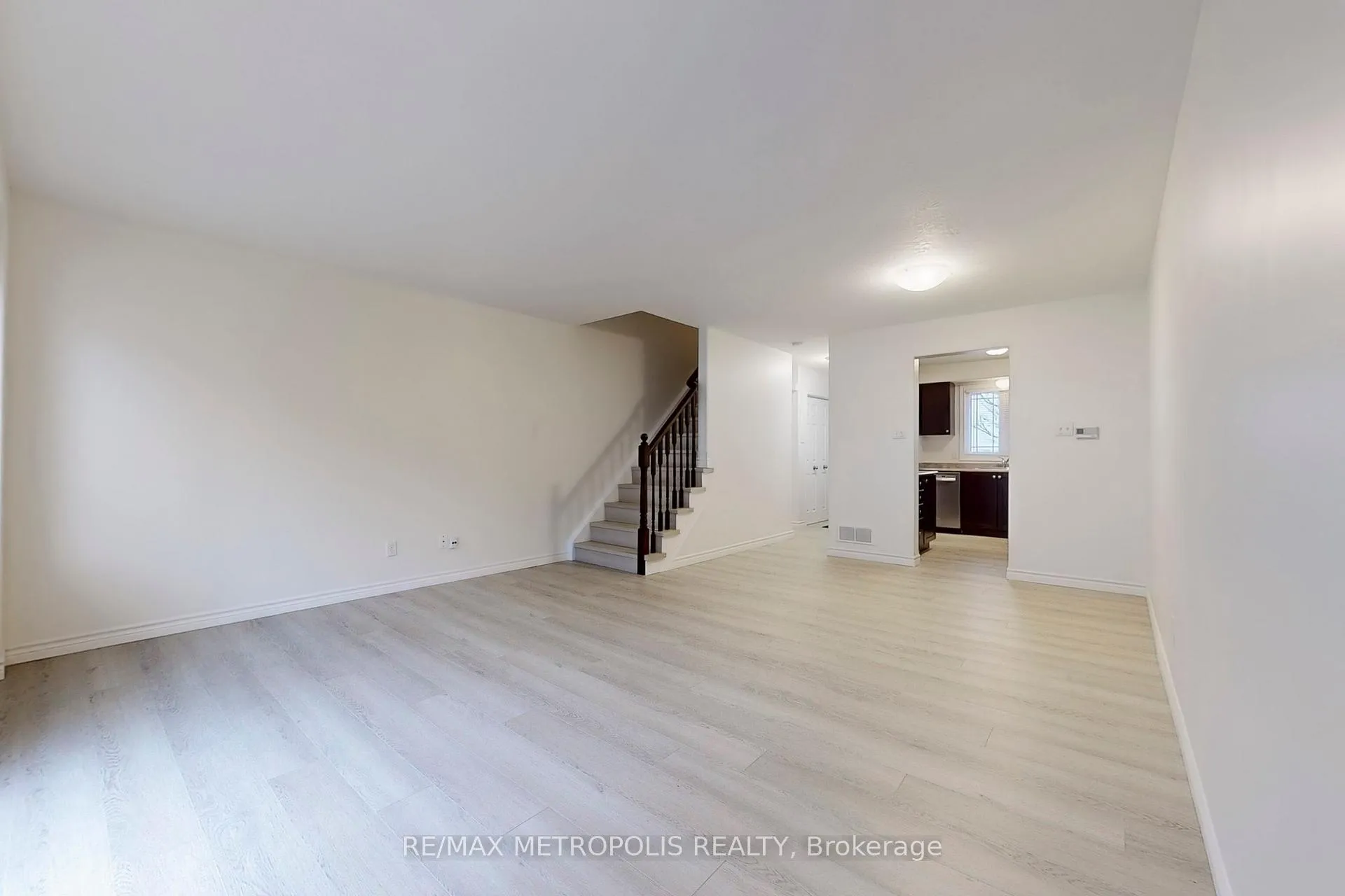 Photo 6 of Unit 22, 10 Foxglove Crescent, Kitchener — HOMEH