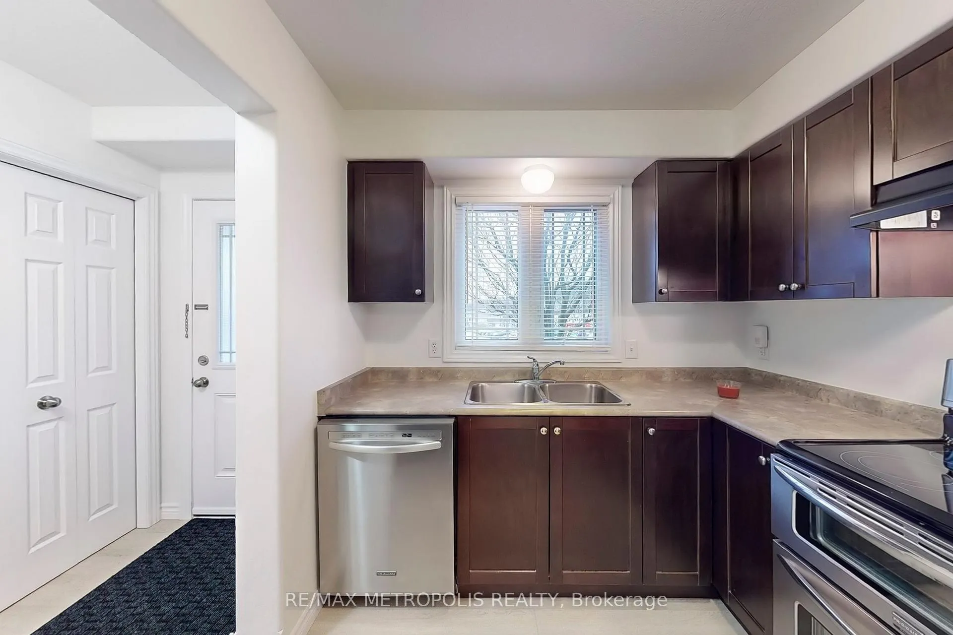 Photo 8 of Unit 22, 10 Foxglove Crescent, Kitchener — HOMEH
