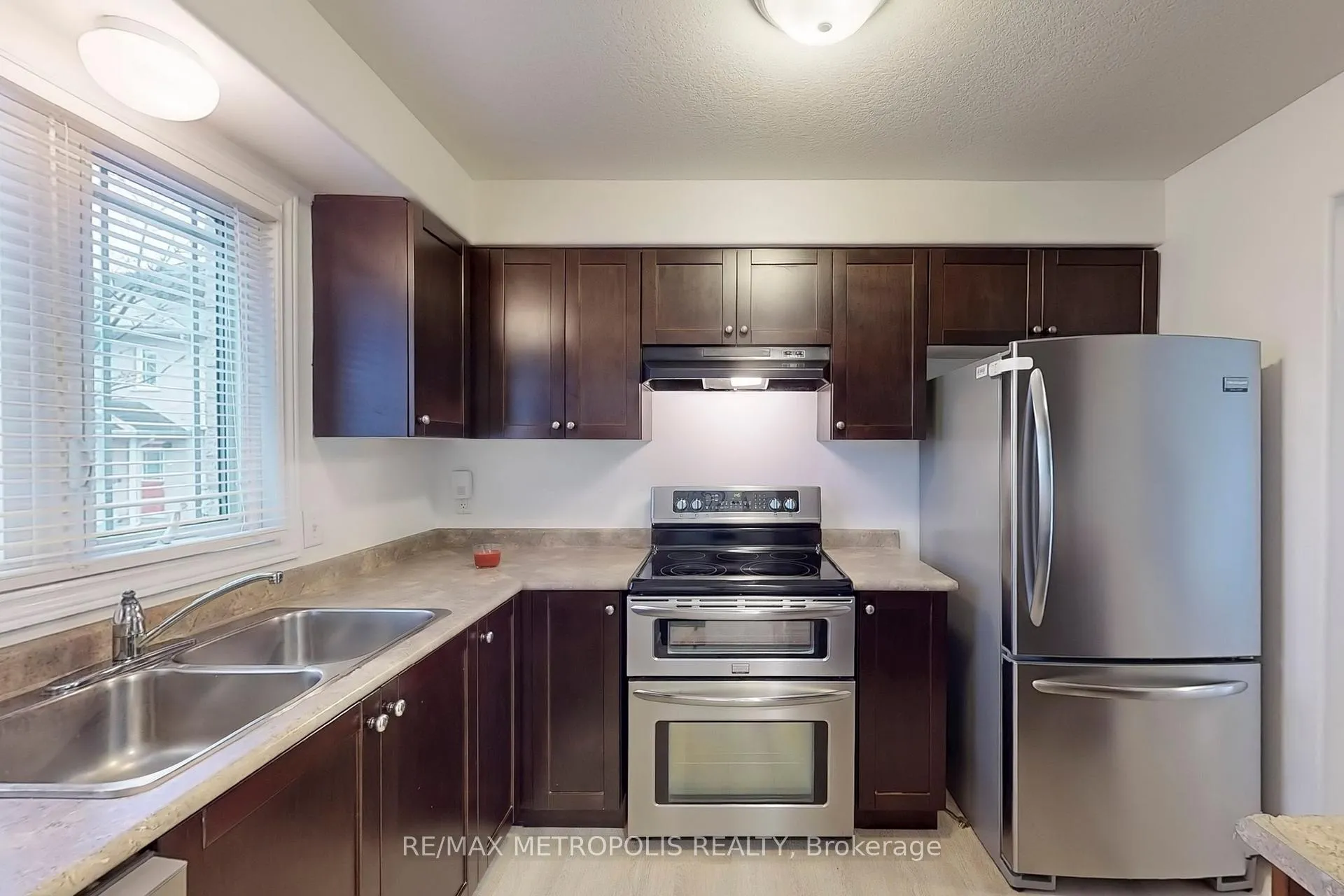 Photo 10 of Unit 22, 10 Foxglove Crescent, Kitchener — HOMEH